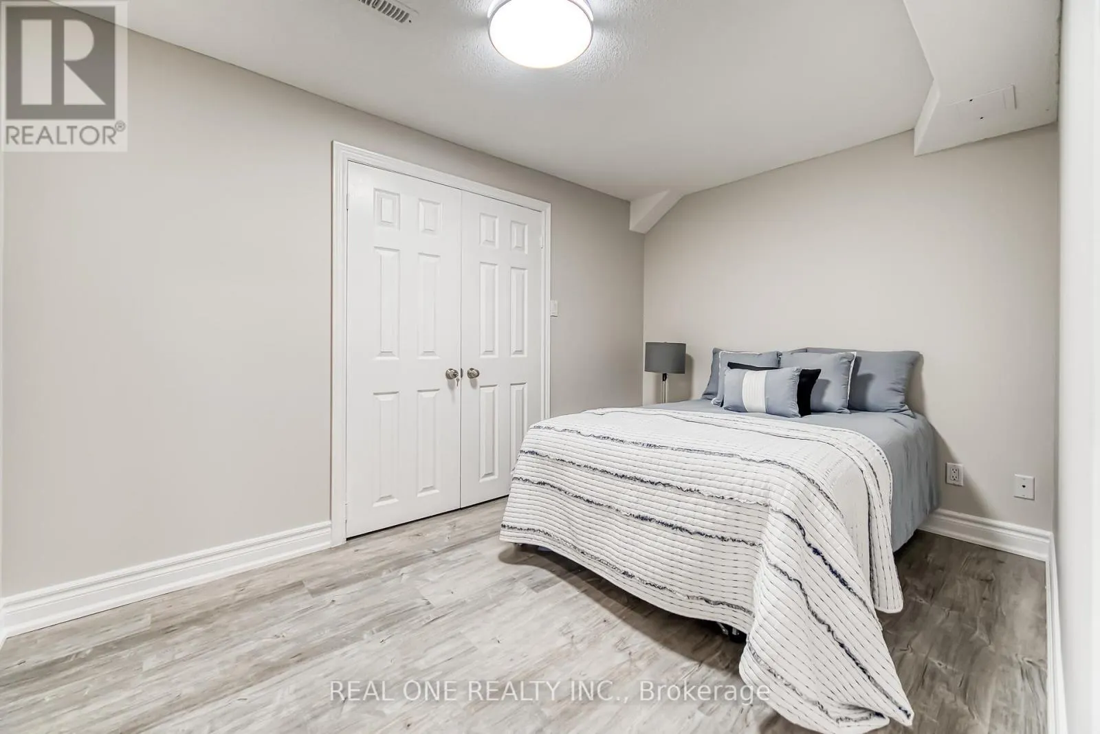 10 SQUIRE DRIVE