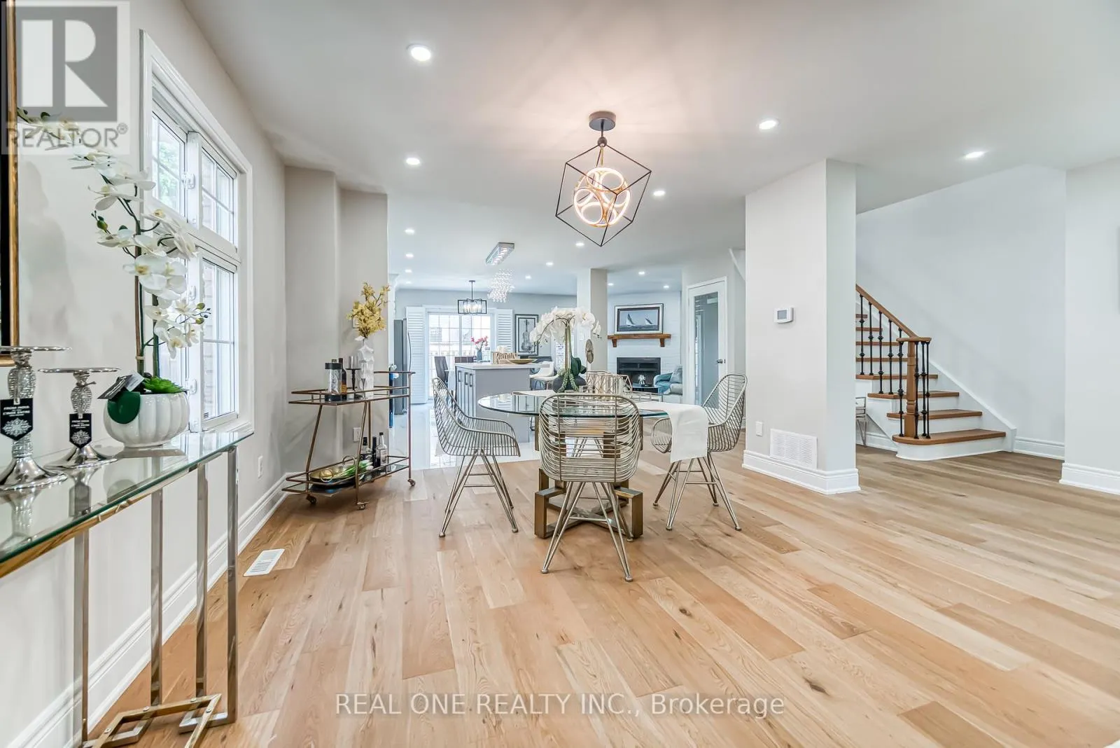 10 SQUIRE DRIVE