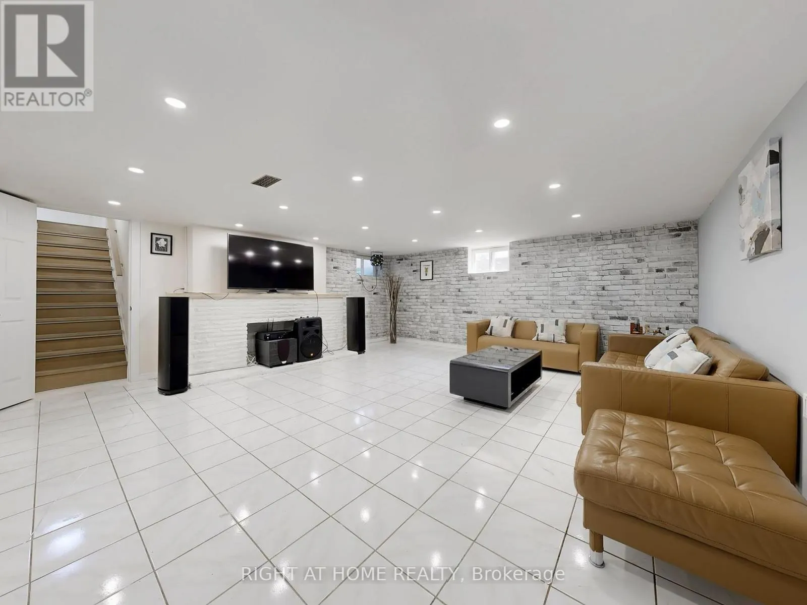 174 LANGSTAFF ROAD