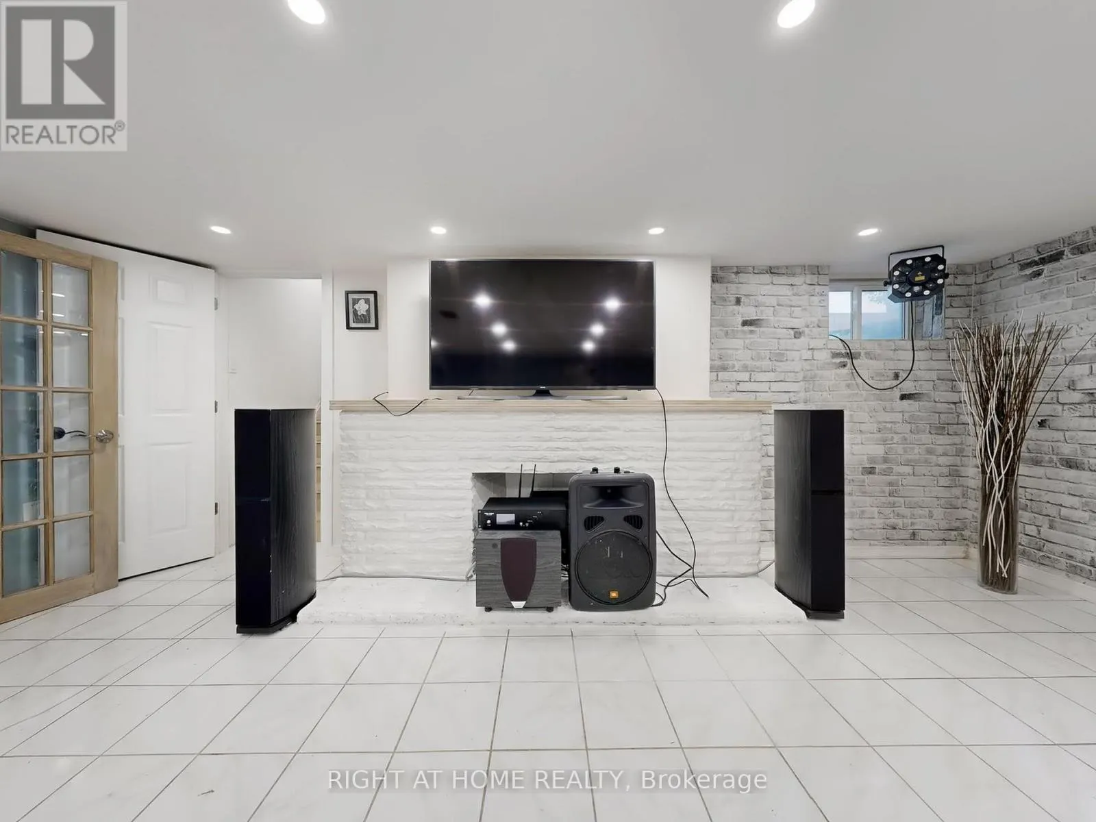 174 LANGSTAFF ROAD