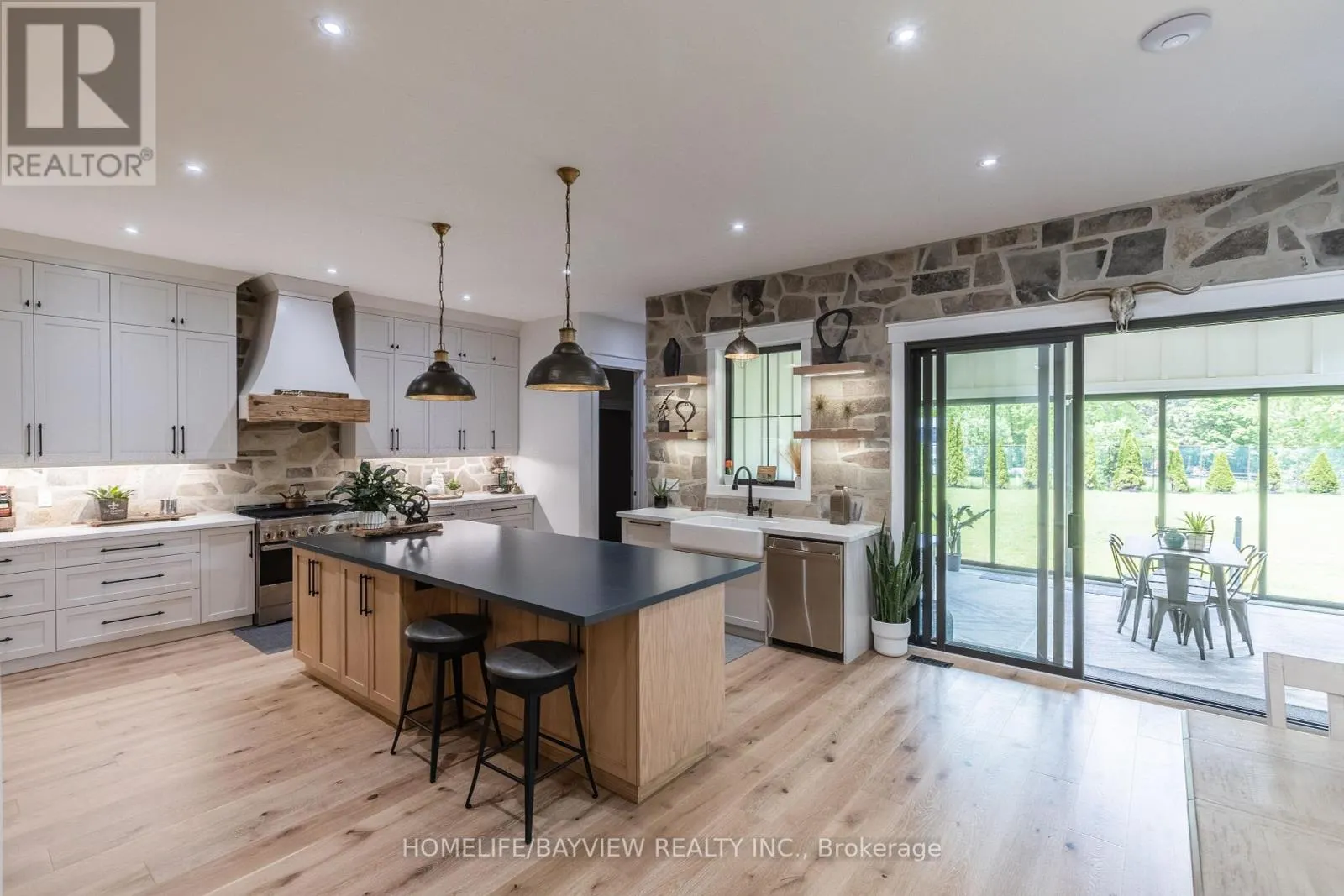 17 JASMINE CRESCENT