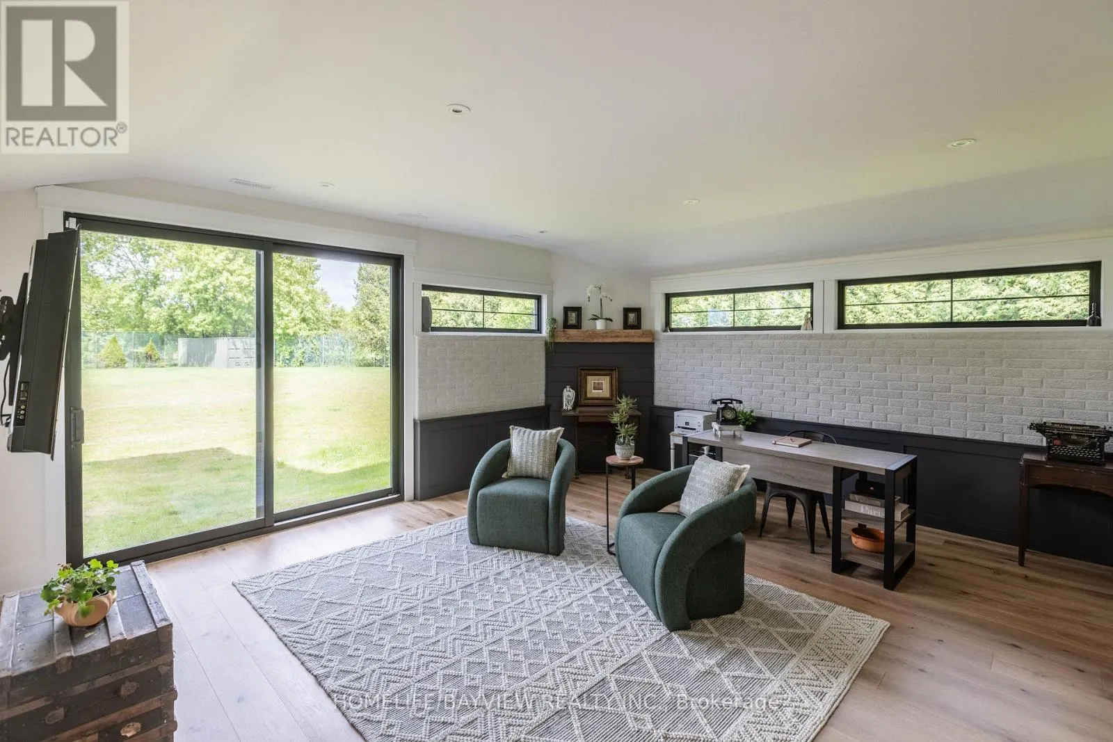 17 JASMINE CRESCENT