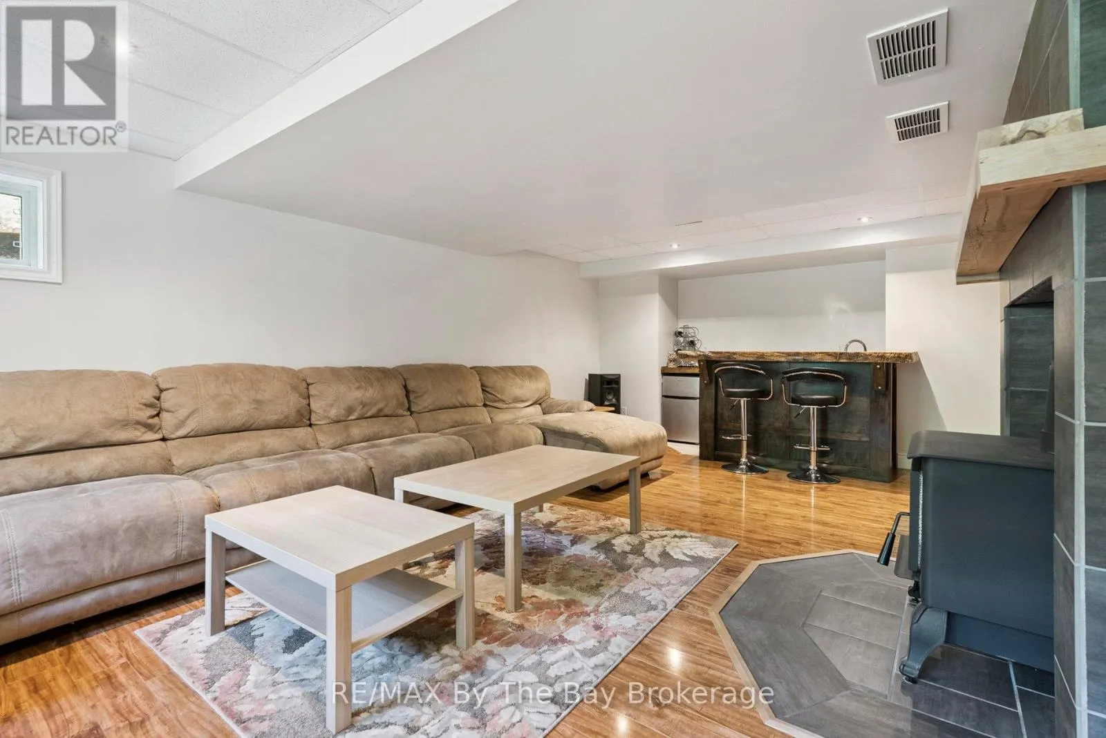 19 GILLESPIE TRAIL SE