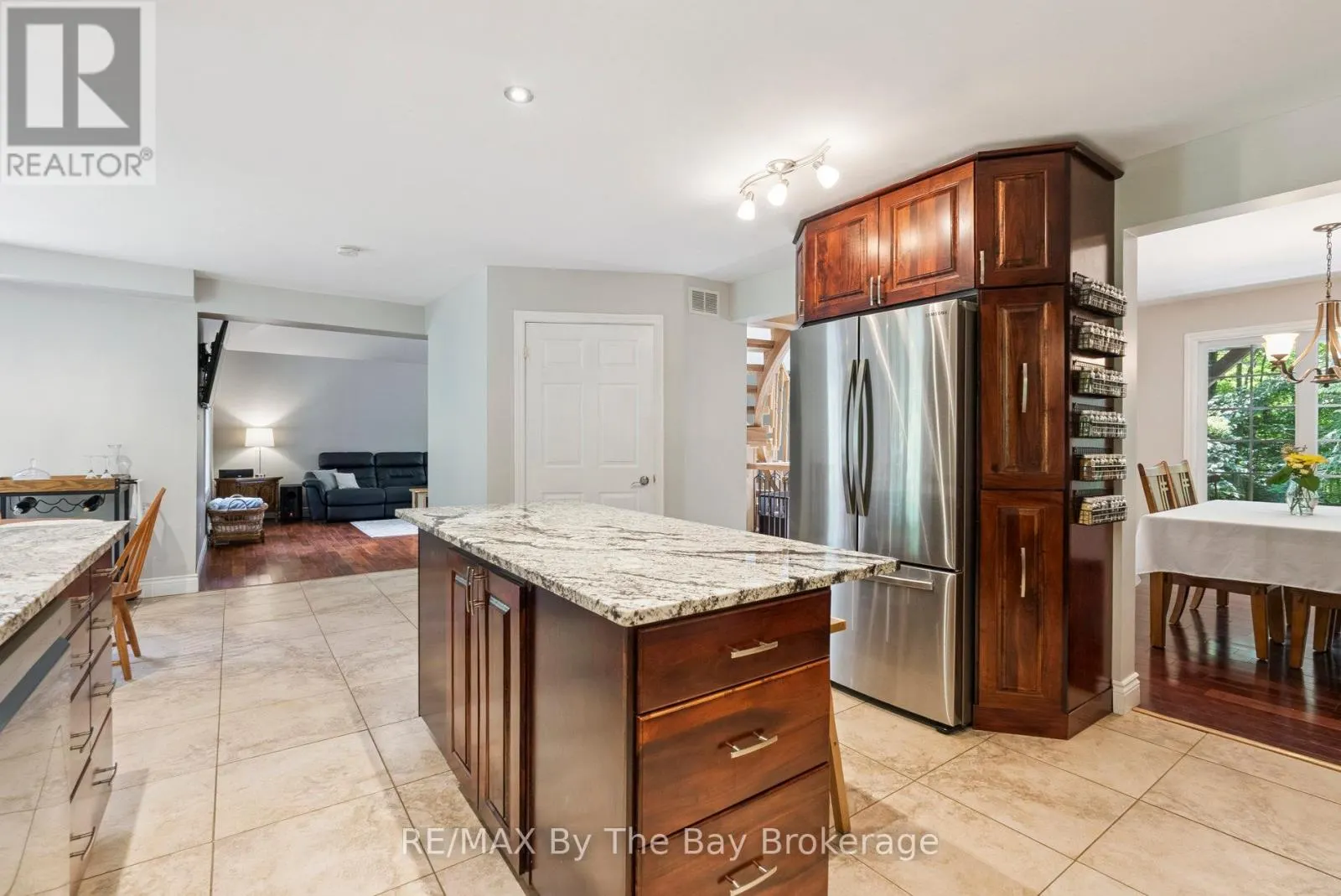 19 GILLESPIE TRAIL SE