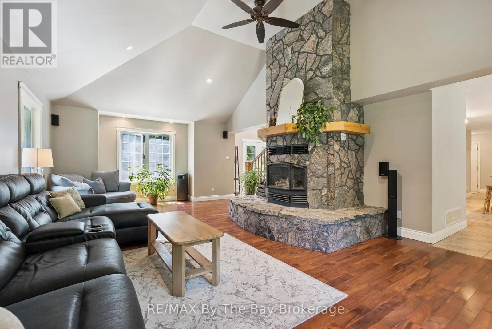 19 GILLESPIE TRAIL SE