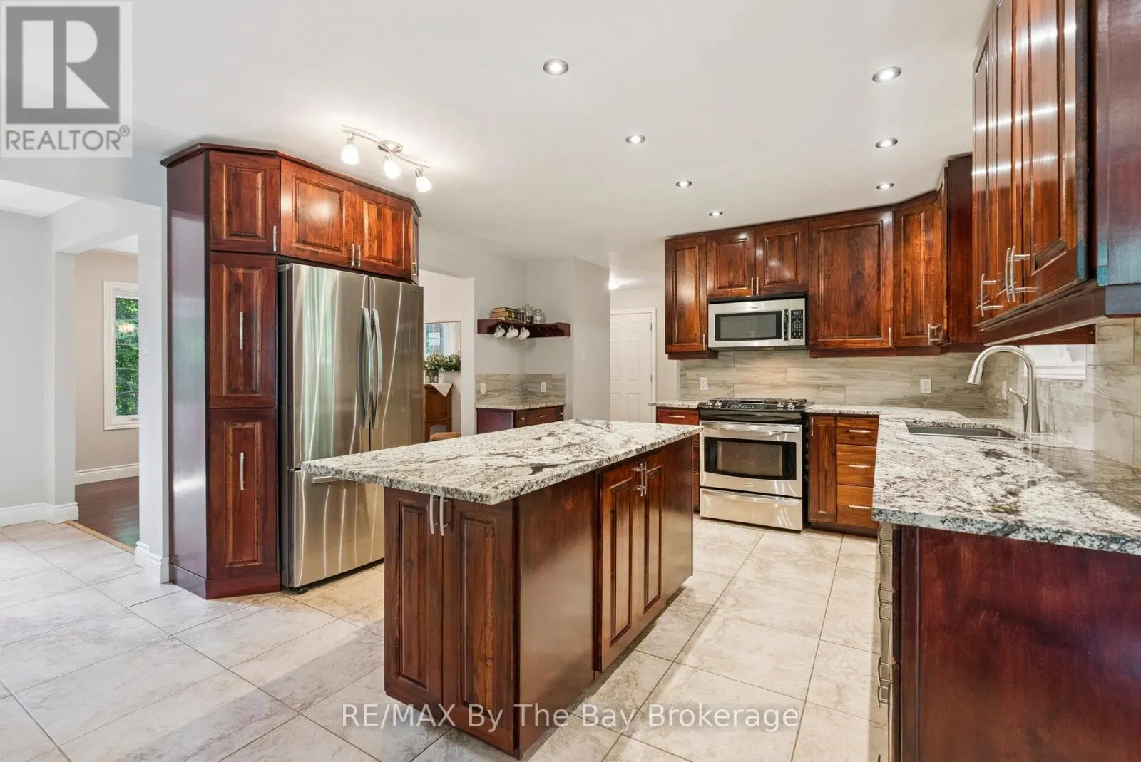 19 GILLESPIE TRAIL SE