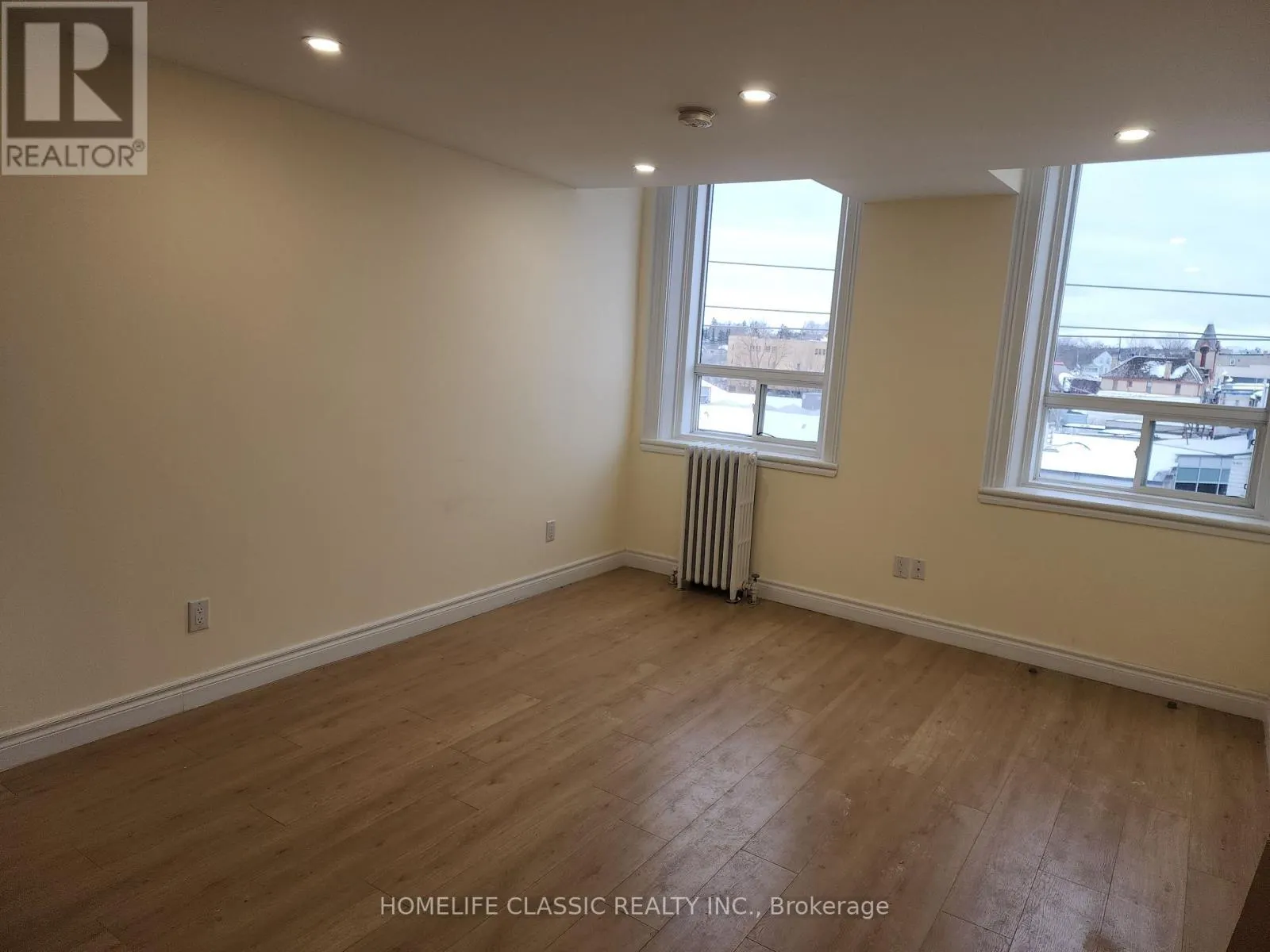 4 - 5 MAIN STREET S
