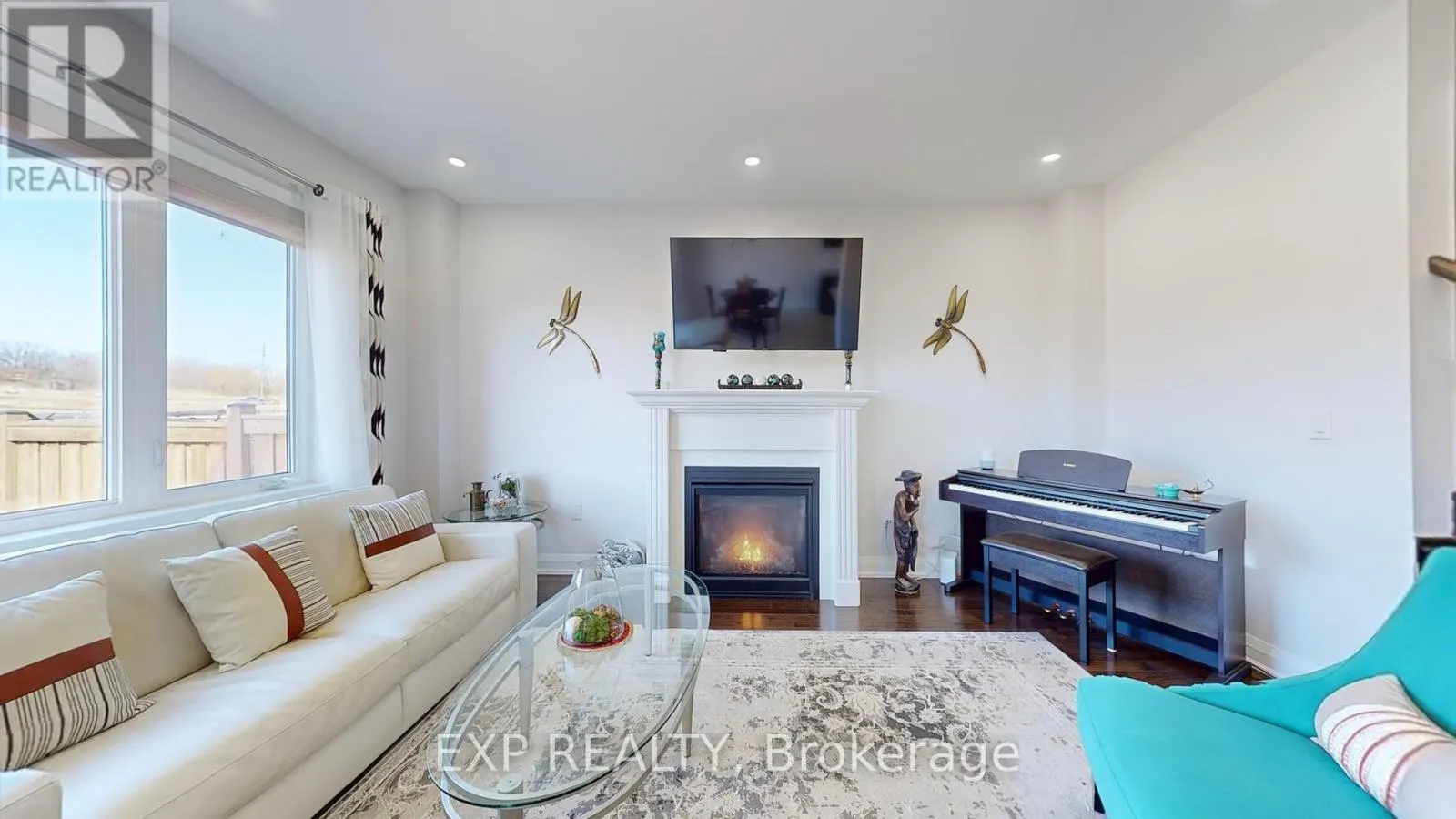 44 FESTIVAL COURT S