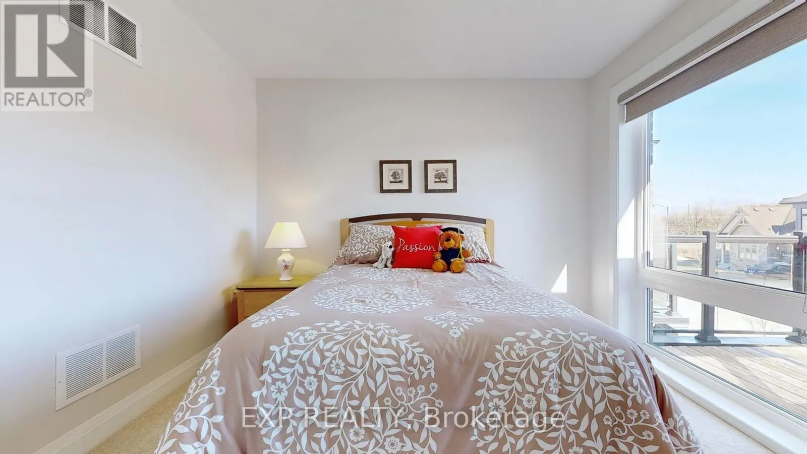 44 FESTIVAL COURT S