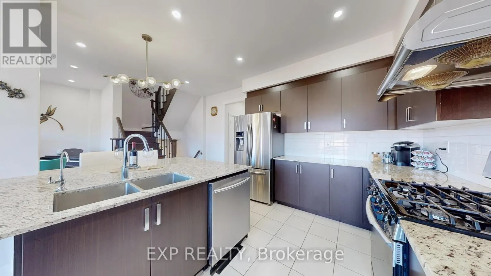 44 FESTIVAL COURT S