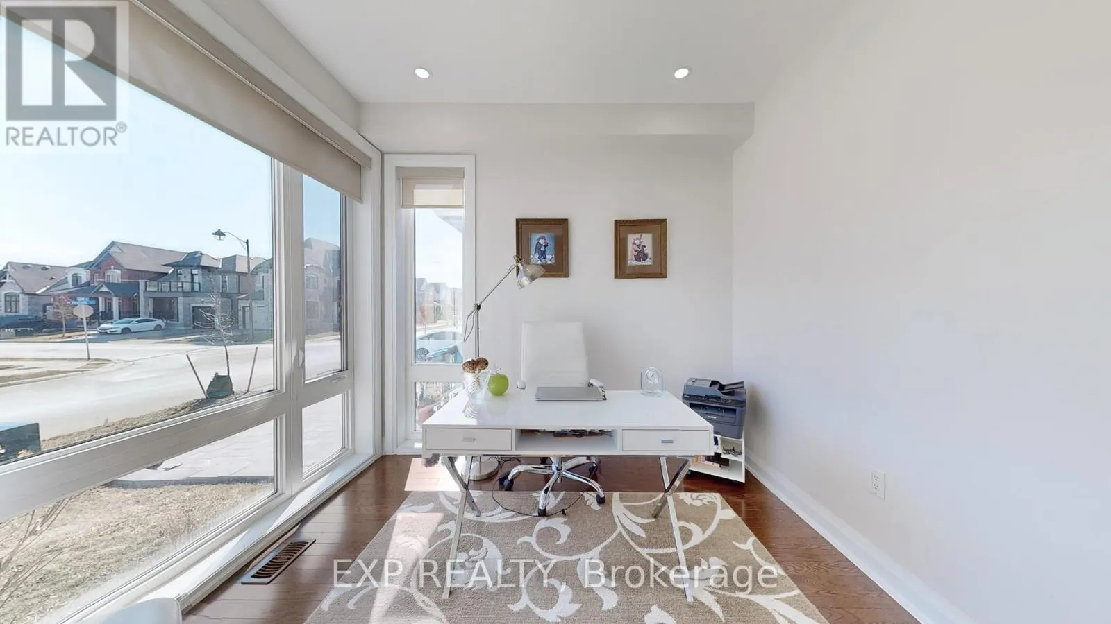 44 FESTIVAL COURT S
