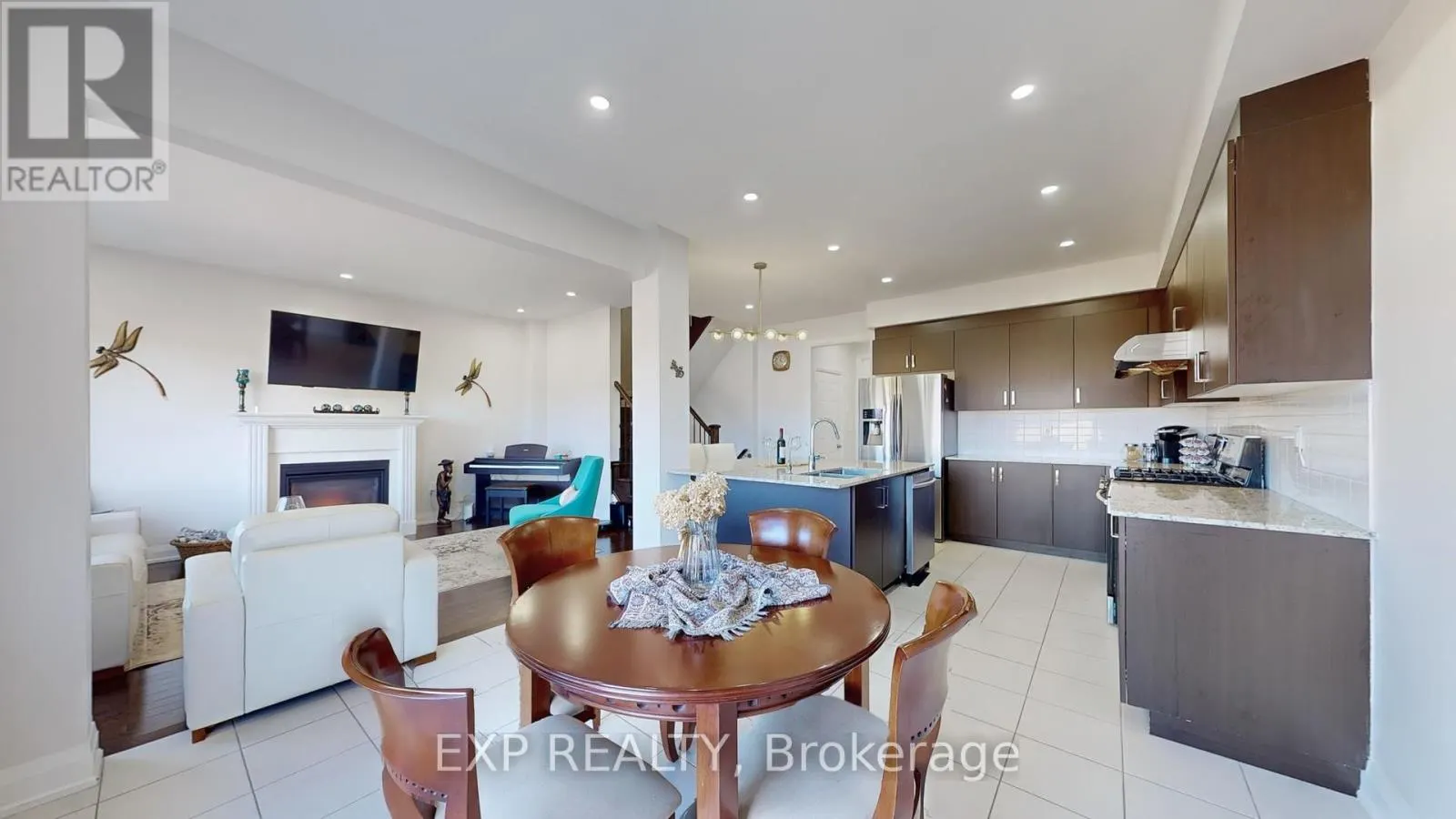 44 FESTIVAL COURT S