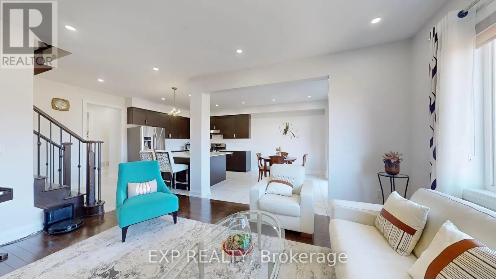 44 FESTIVAL COURT S