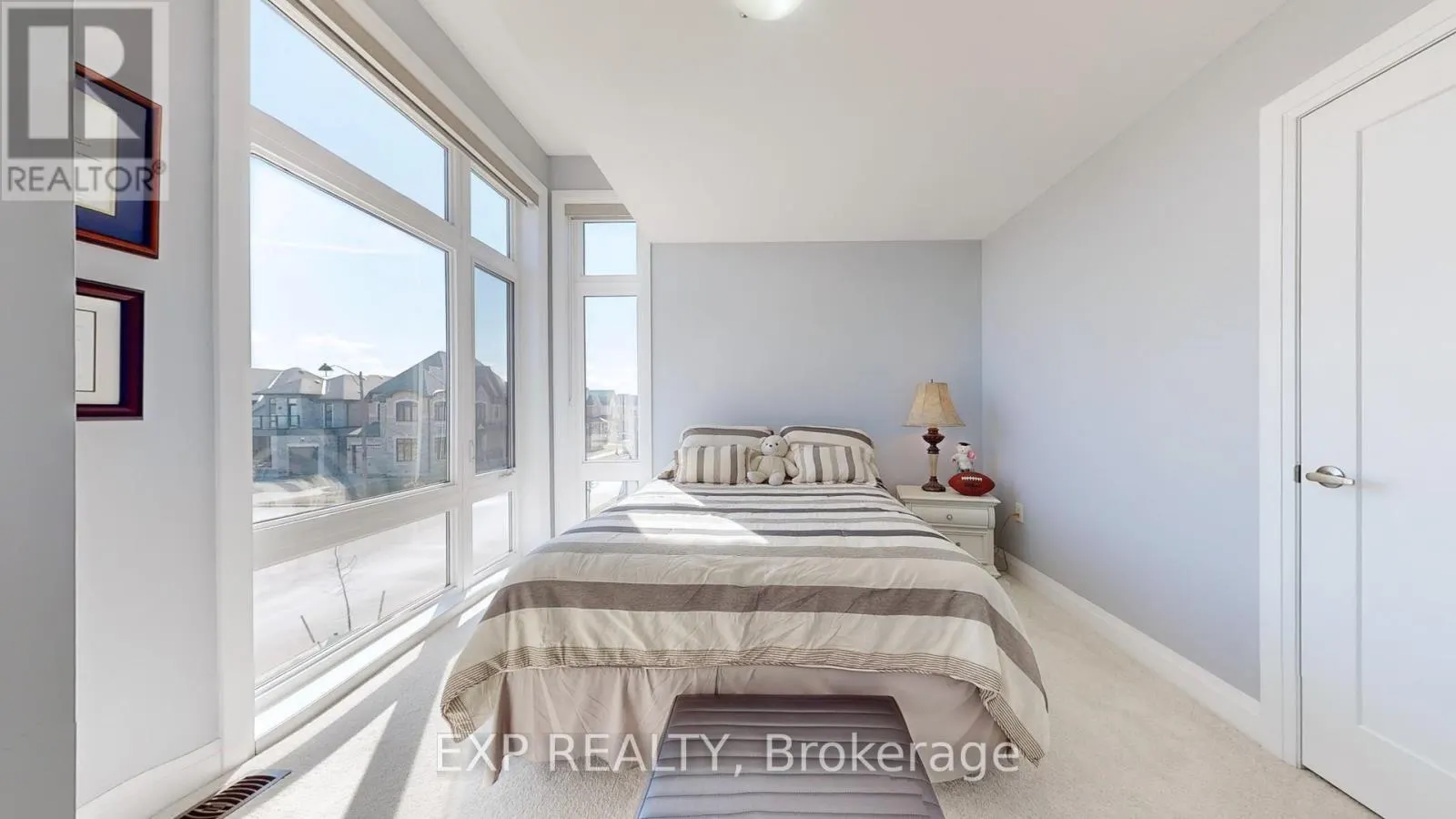 44 FESTIVAL COURT S