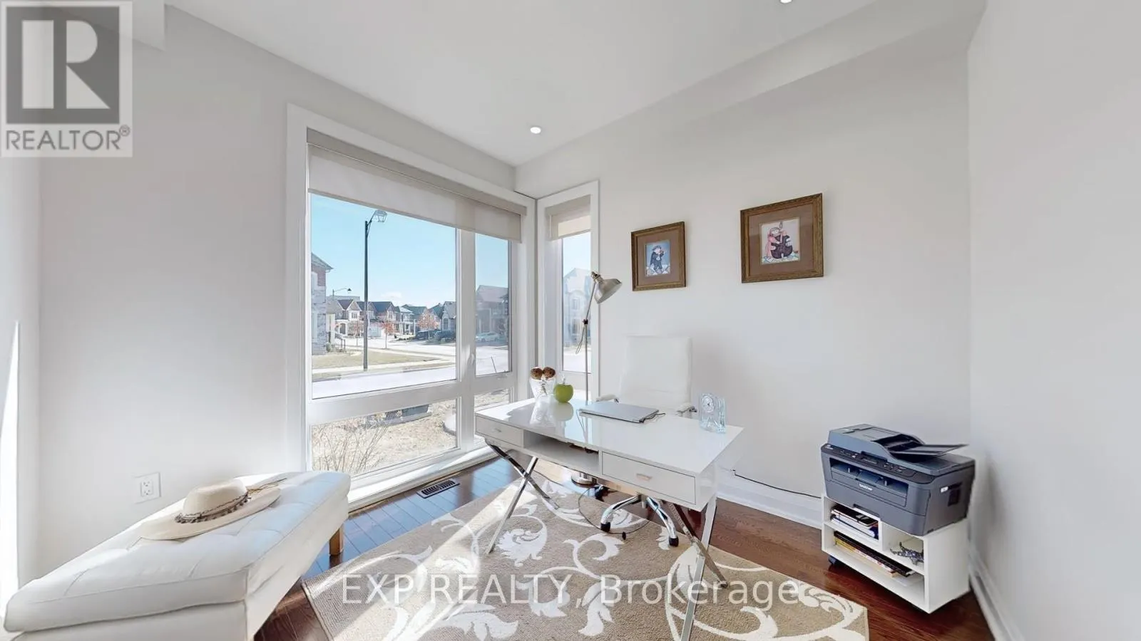 44 FESTIVAL COURT S