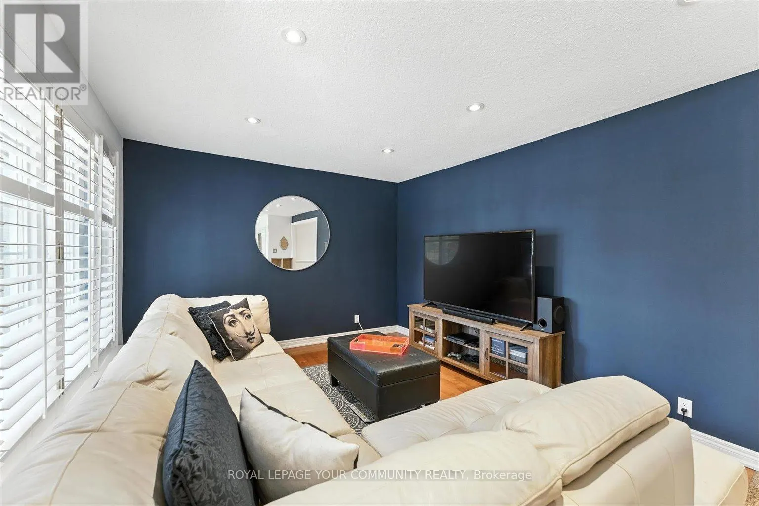 19 WELLER CRESCENT