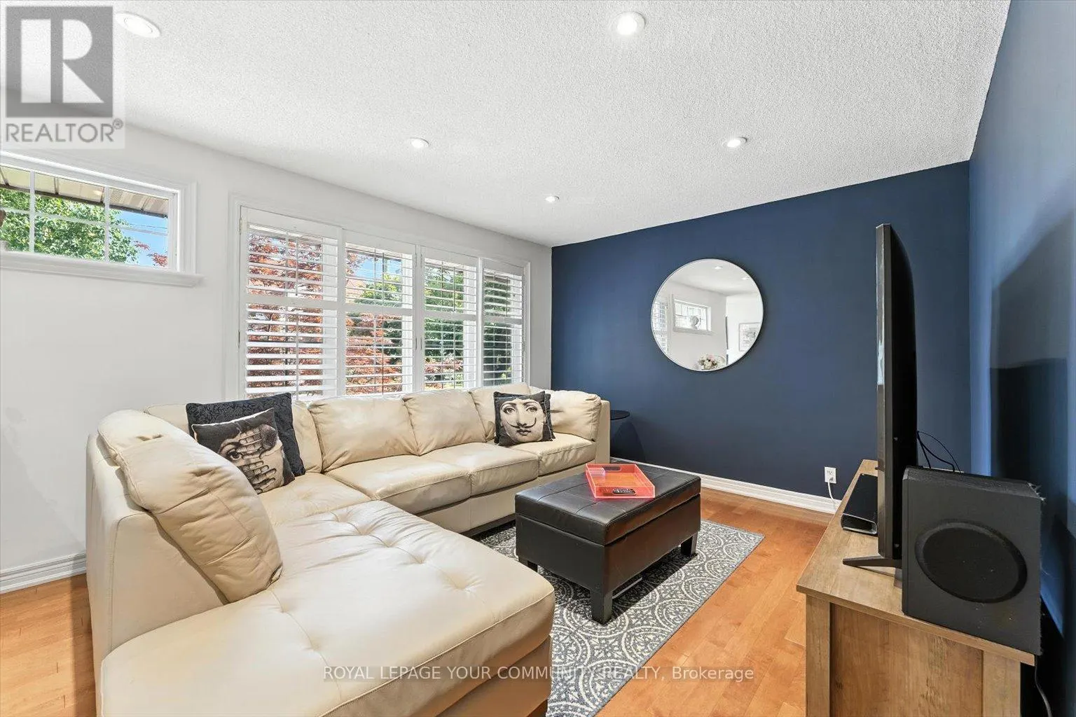 19 WELLER CRESCENT