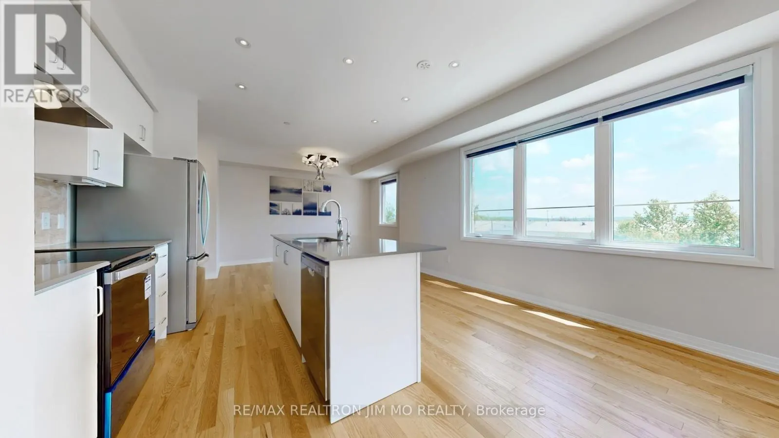 16 - 50 BAYNES WAY