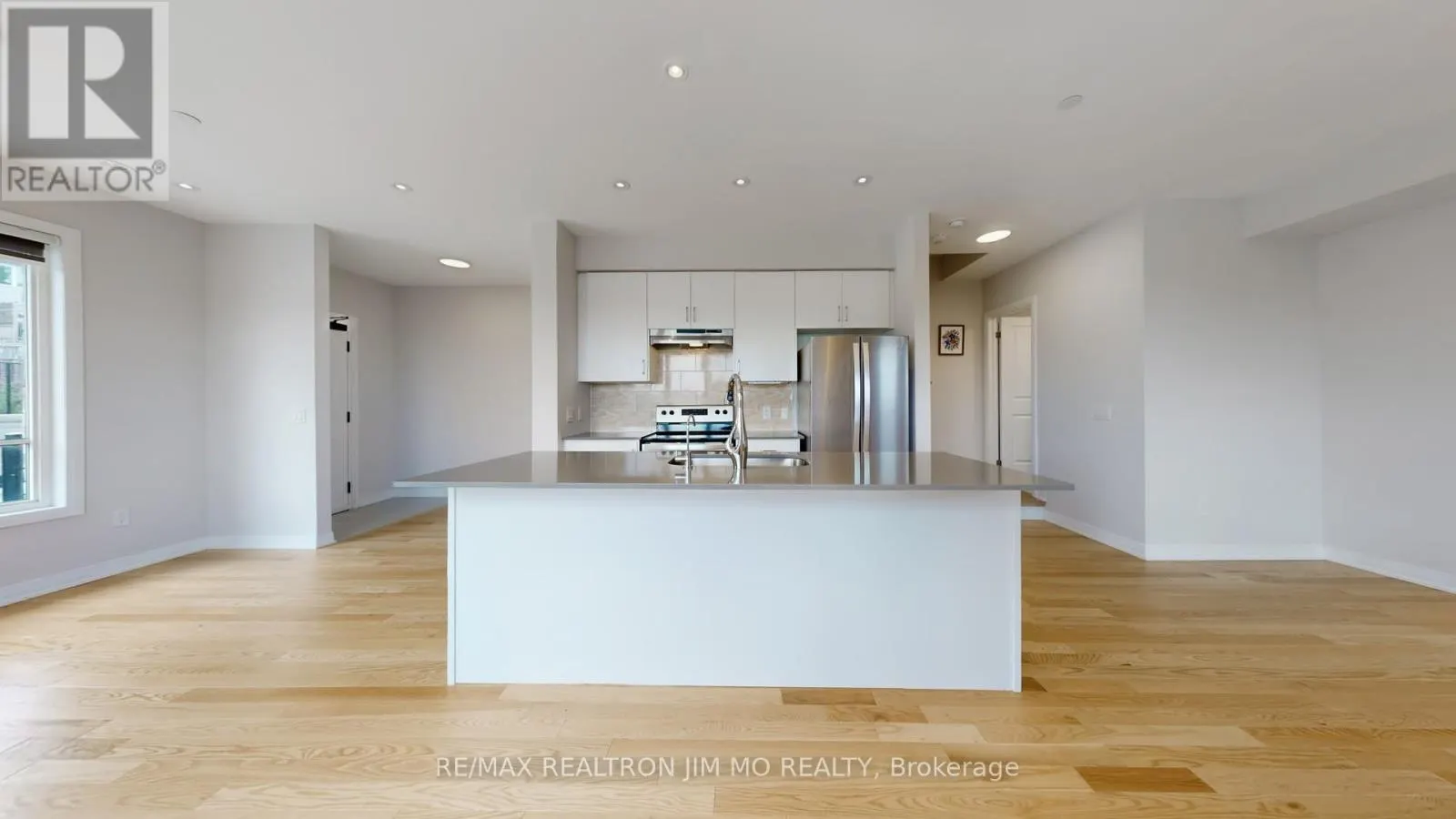 16 - 50 BAYNES WAY