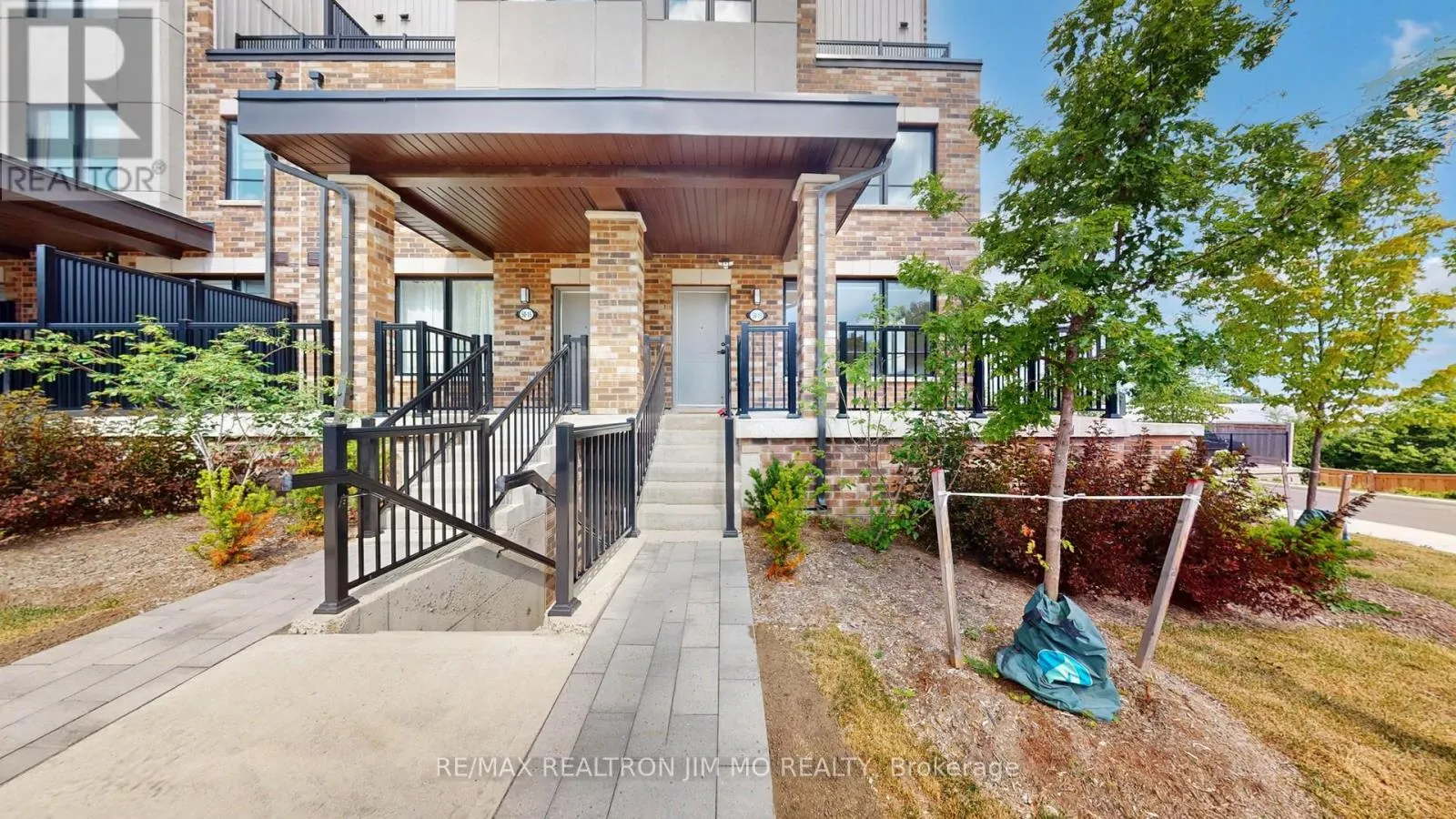 16 - 50 BAYNES WAY