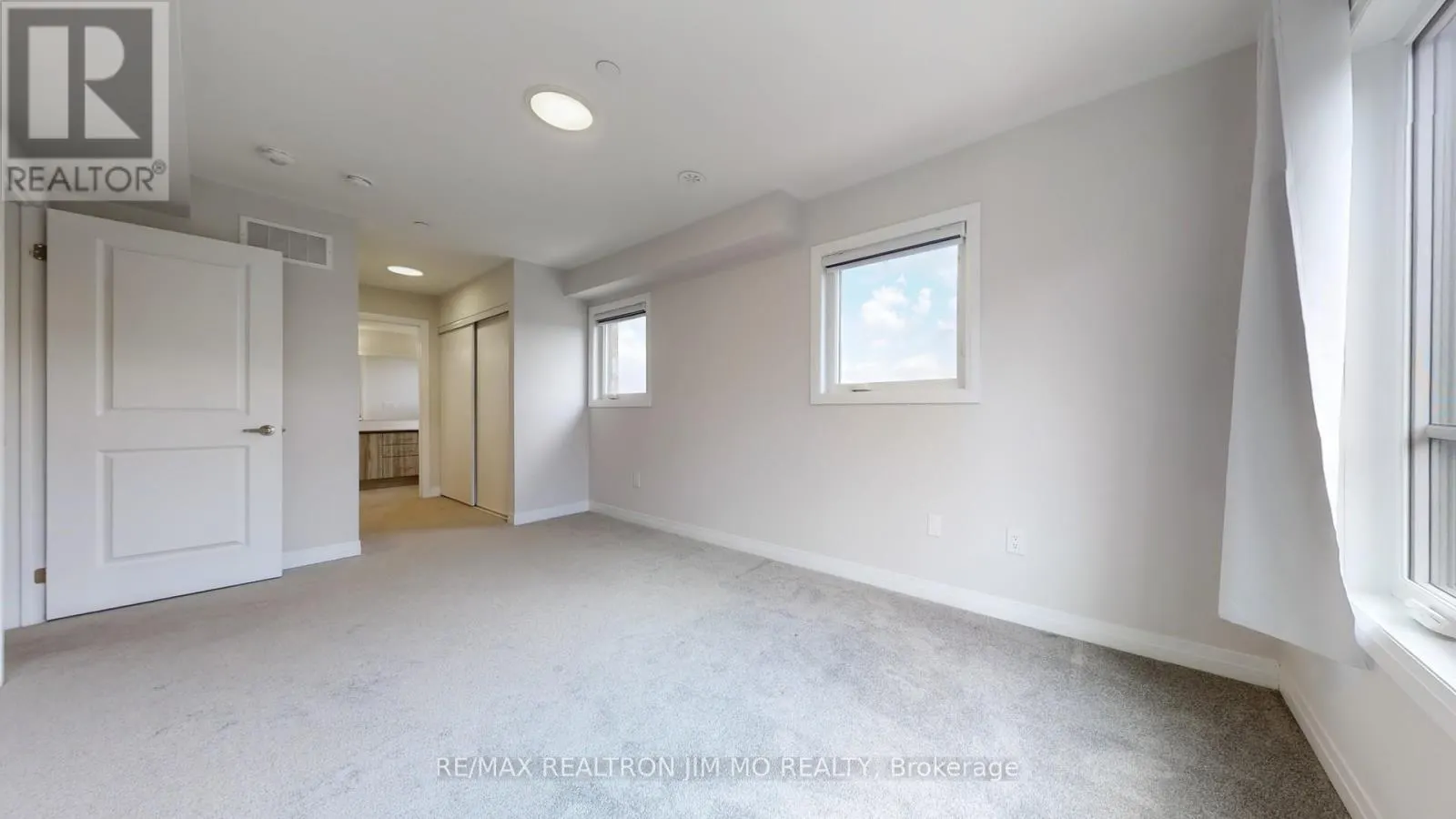 16 - 50 BAYNES WAY
