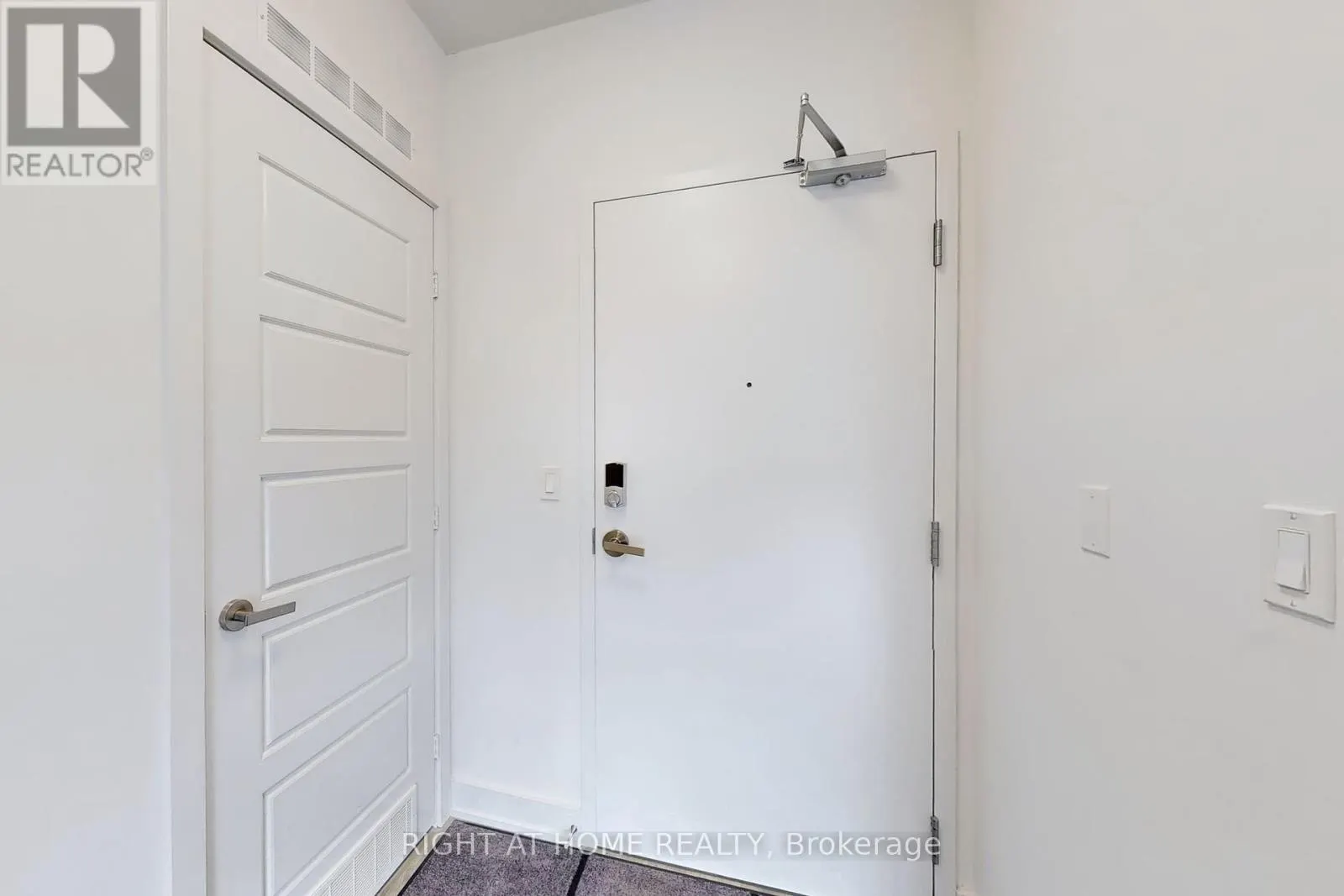 123 - 375 SEA RAY AVENUE