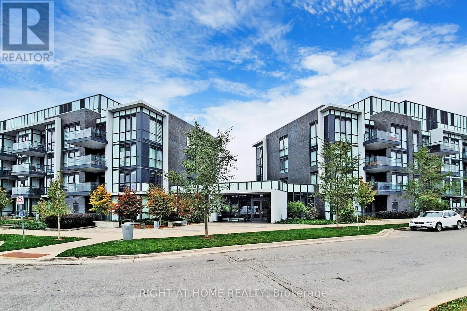 123 - 375 SEA RAY AVENUE