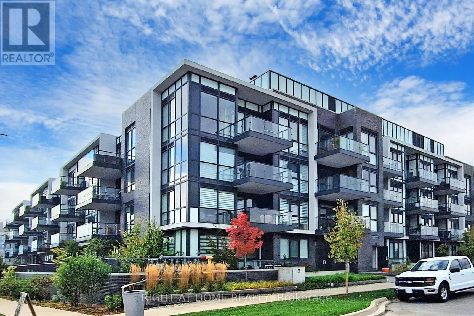 123 - 375 SEA RAY AVENUE