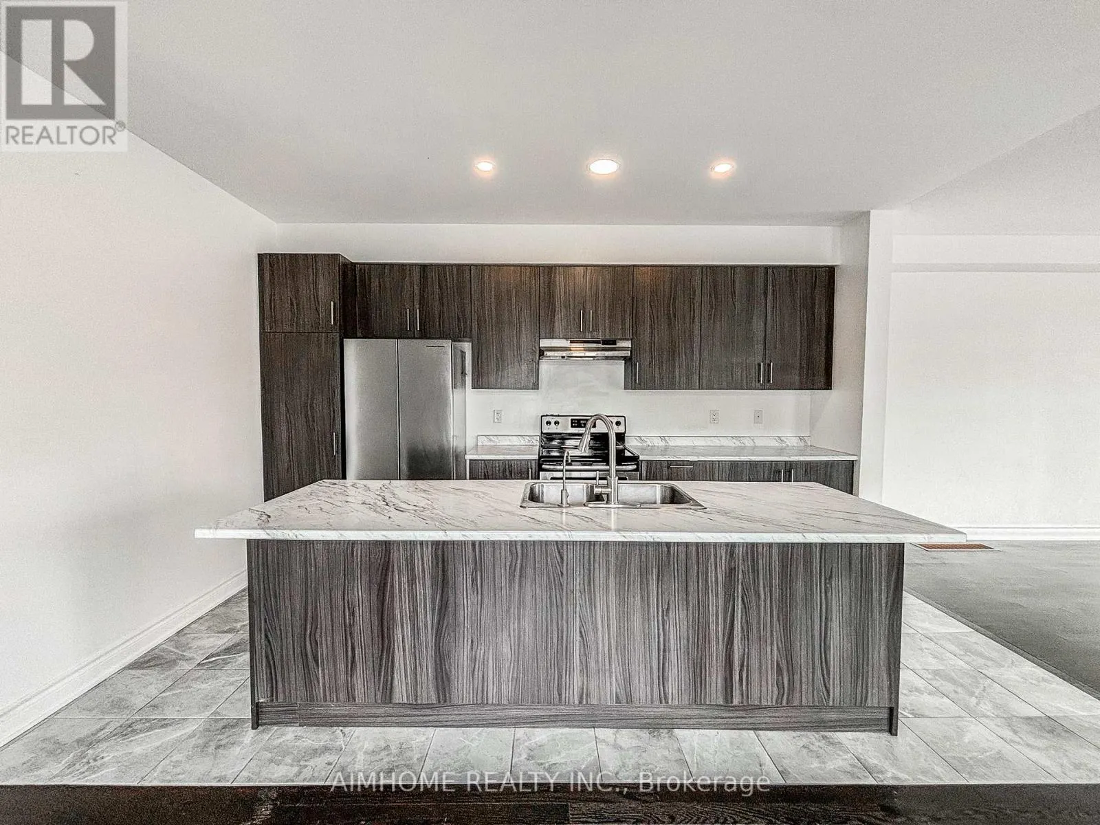 1 BRIARFIELD AVENUE
