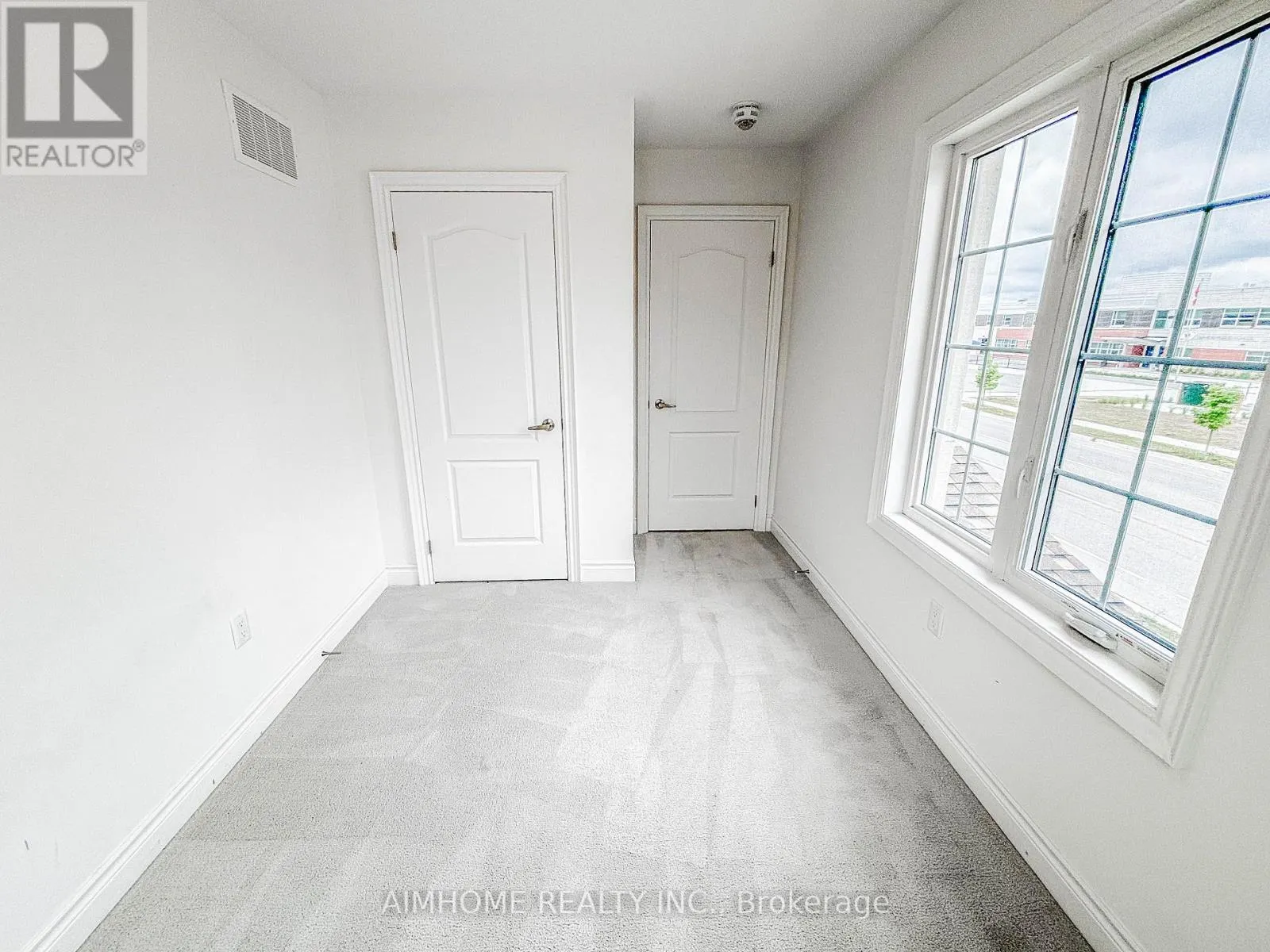 1 BRIARFIELD AVENUE