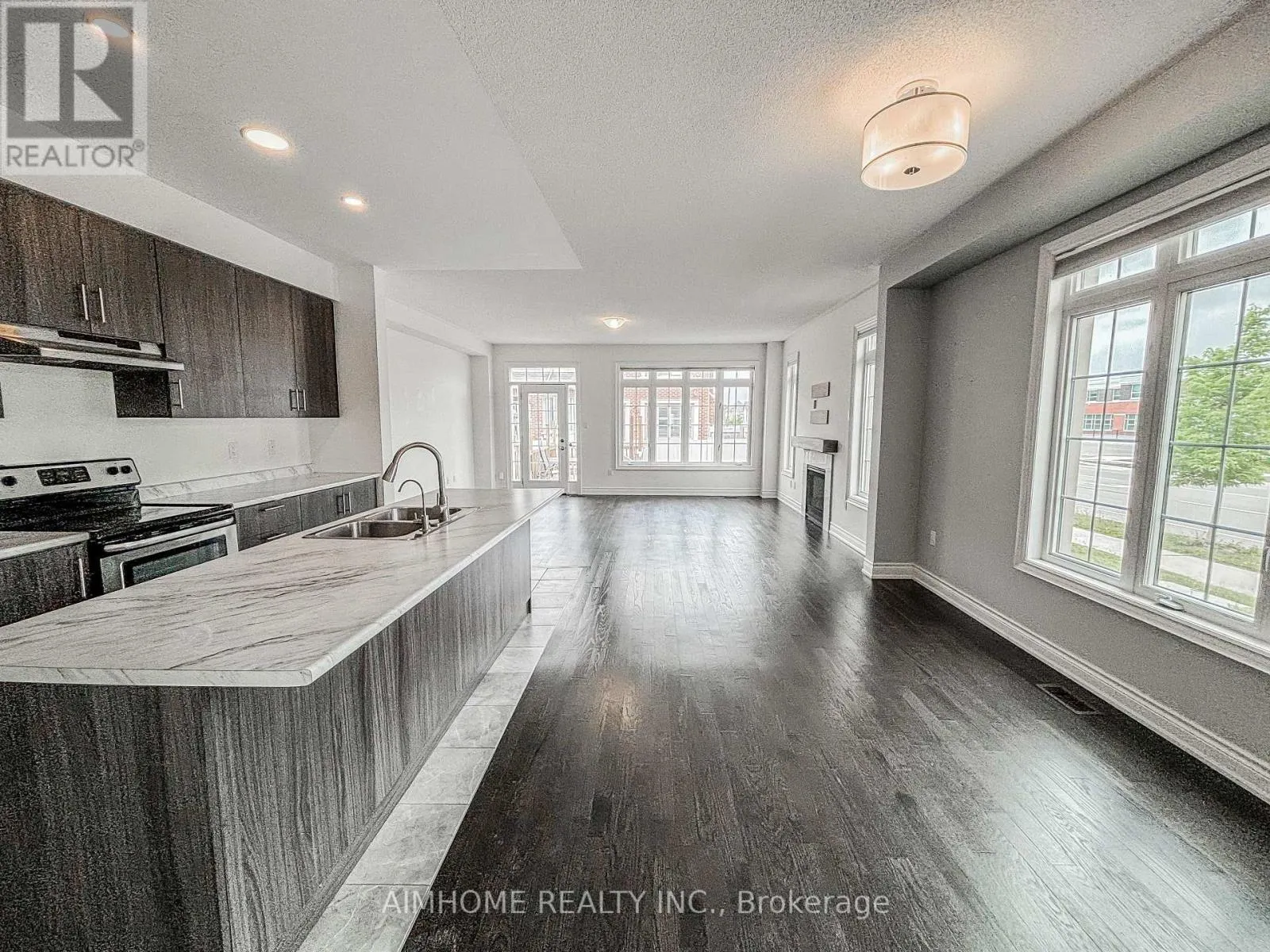 1 BRIARFIELD AVENUE
