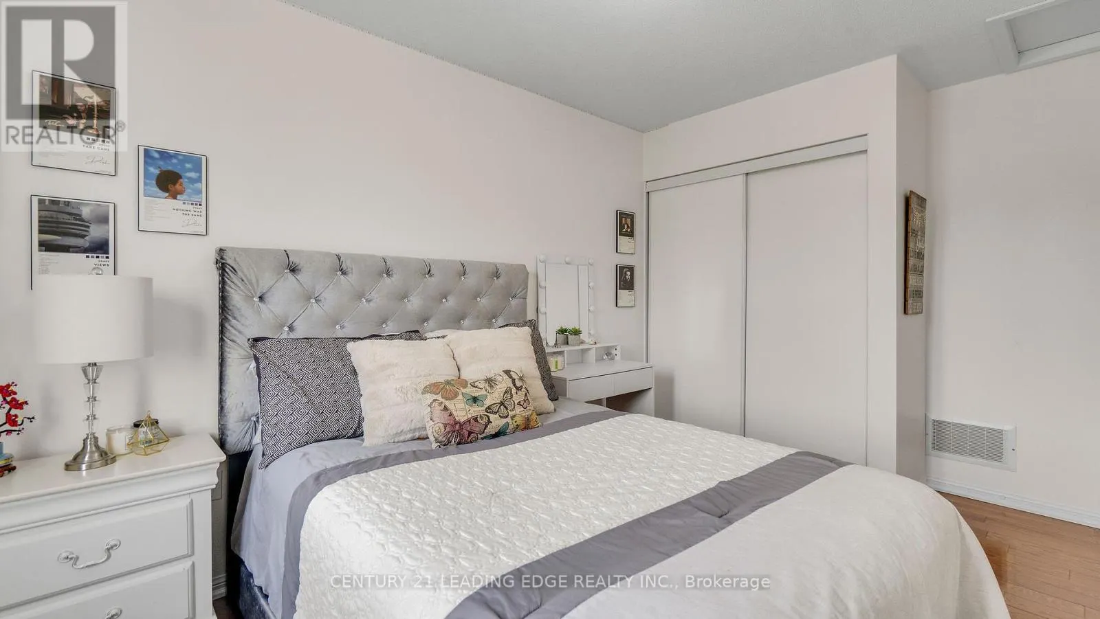 15 JAMESWAY CRESCENT