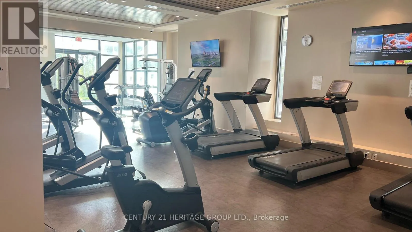 207 - 9618 YONGE STREET