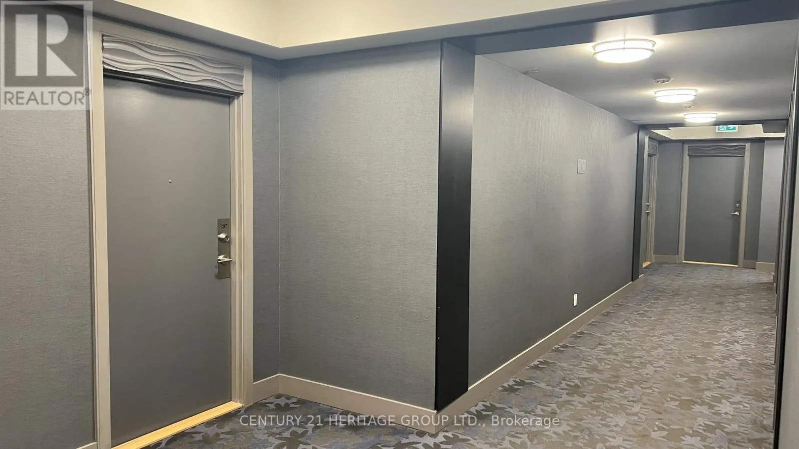 207 - 9618 YONGE STREET