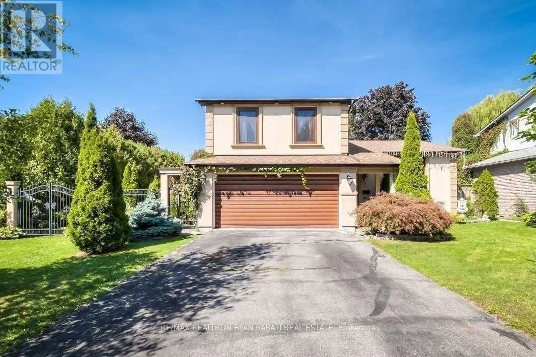 18 MAYVERN CRESCENT