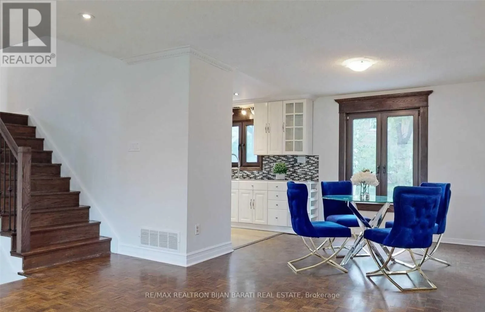 18 MAYVERN CRESCENT