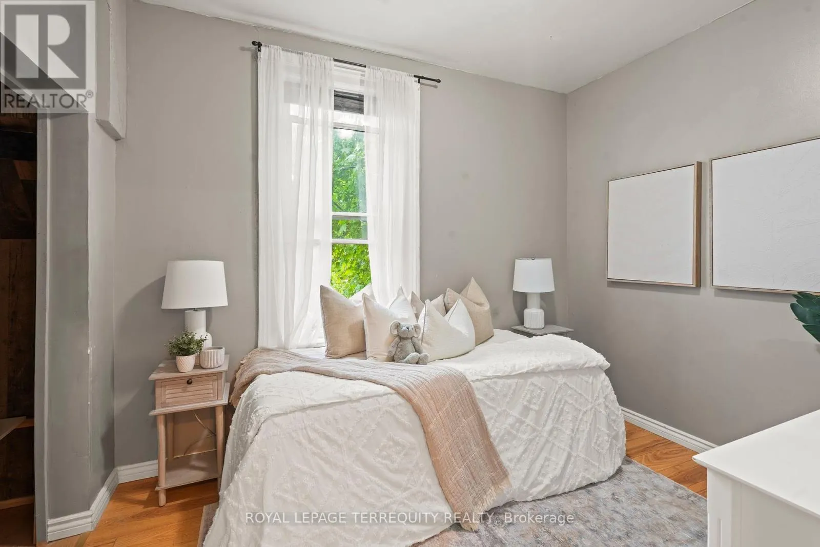 21 ALBERT STREET S