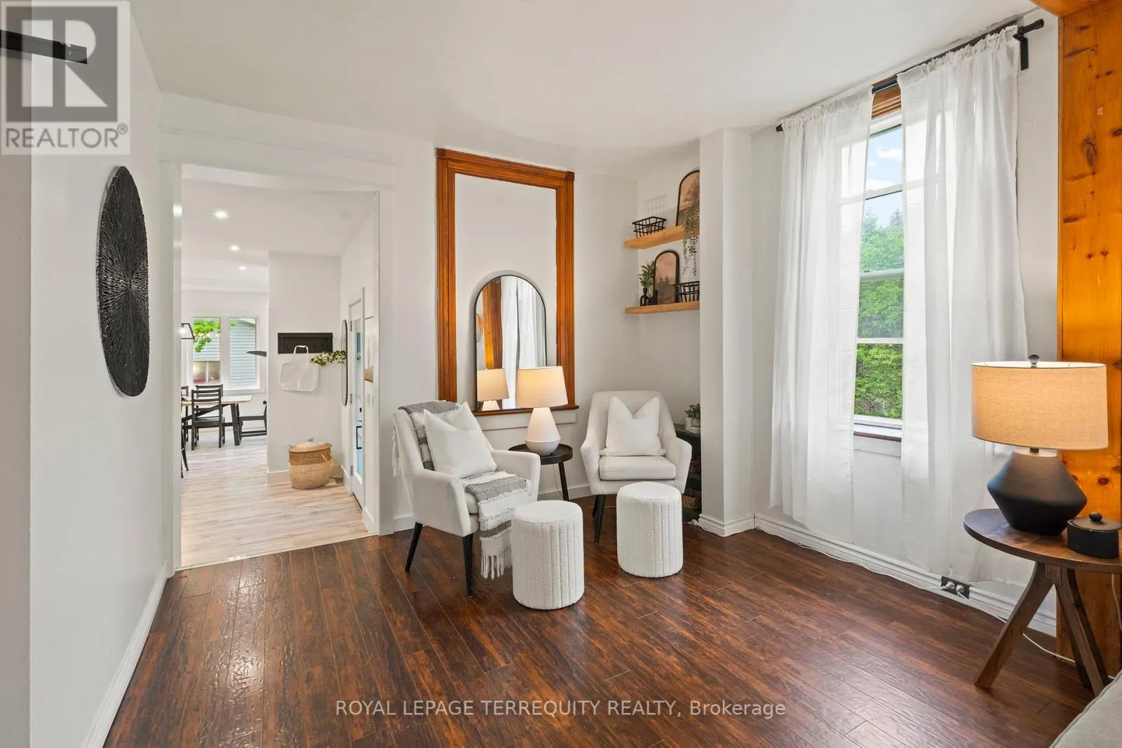 21 ALBERT STREET S