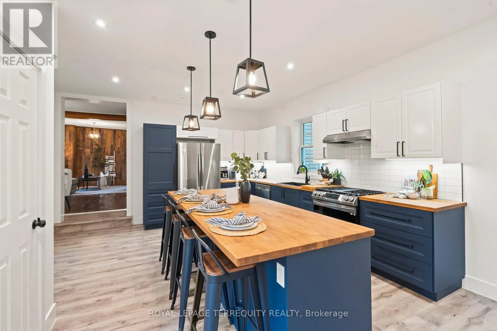 21 ALBERT STREET S