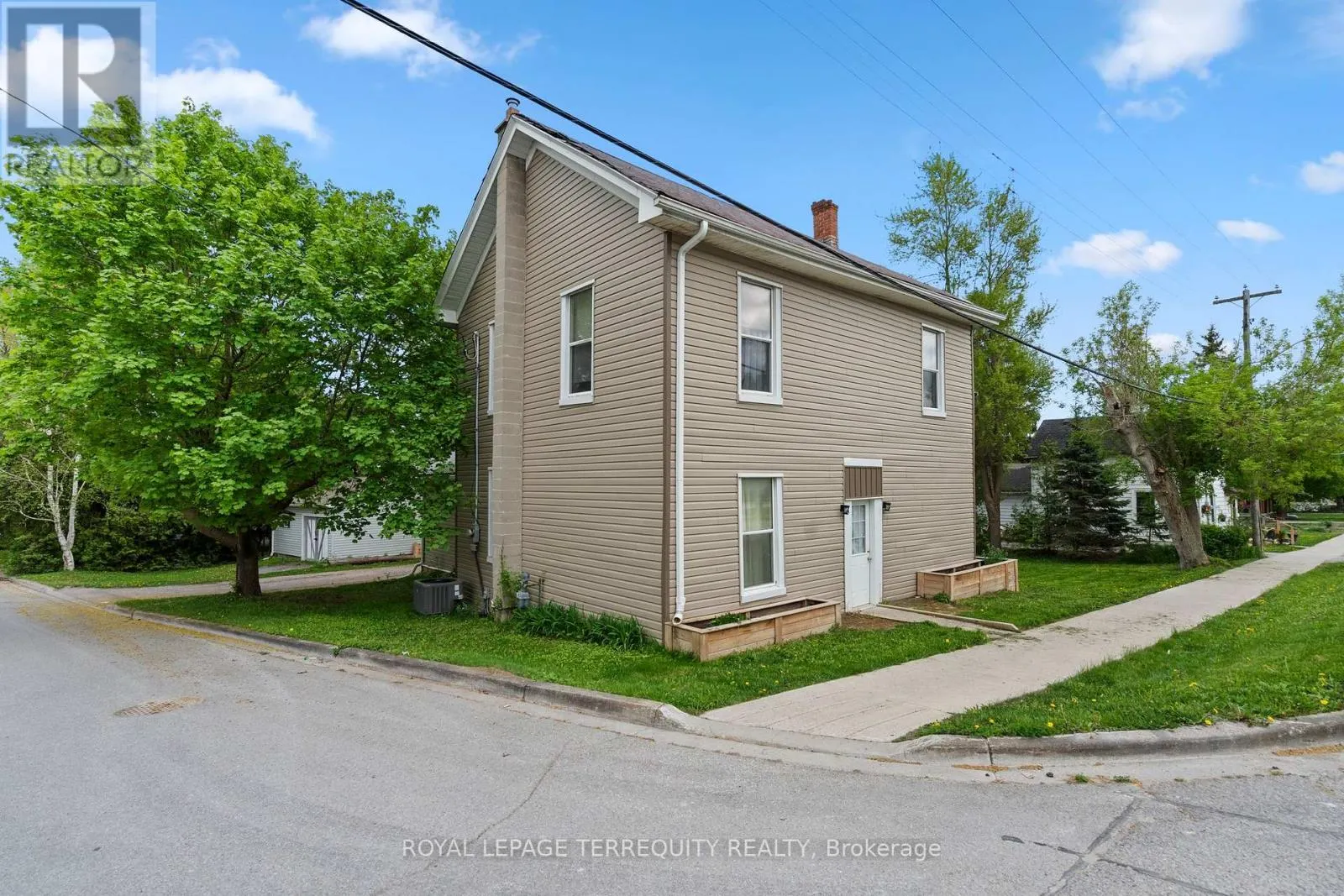 21 ALBERT STREET S
