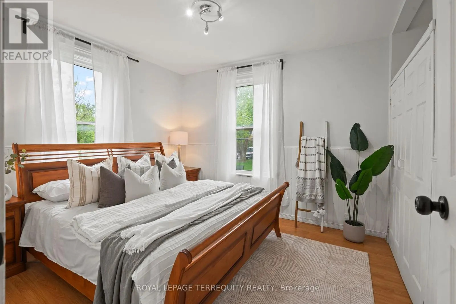 21 ALBERT STREET S