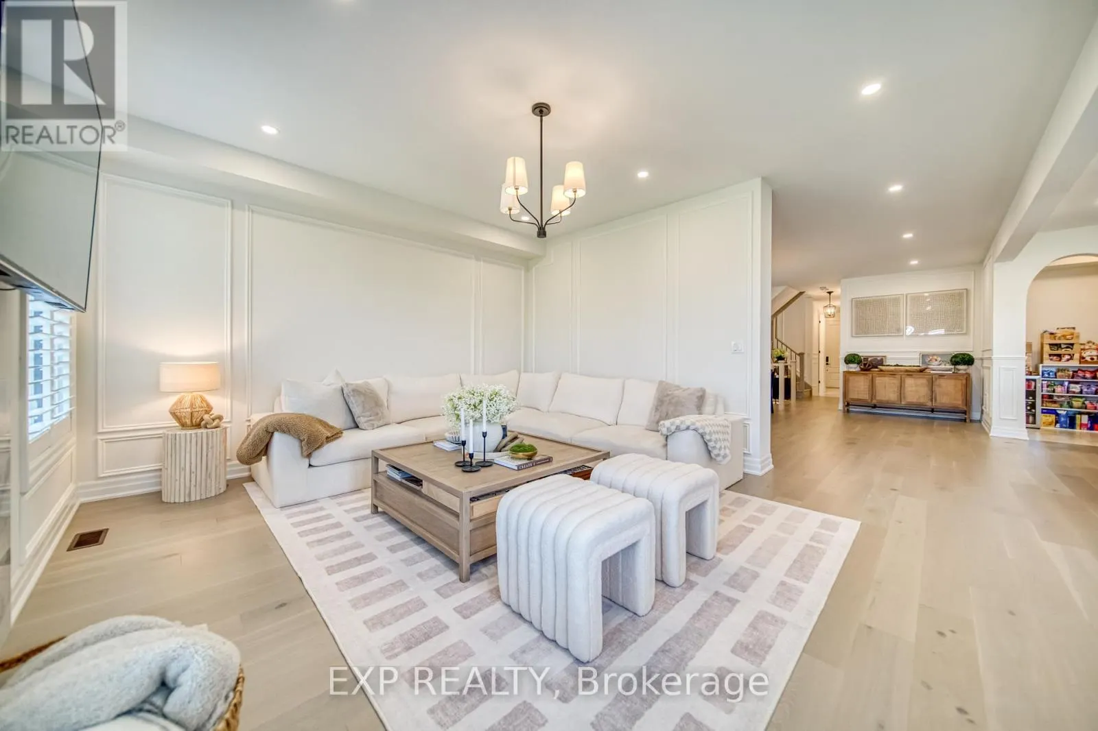 42 MEADOW VISTA CRESCENT