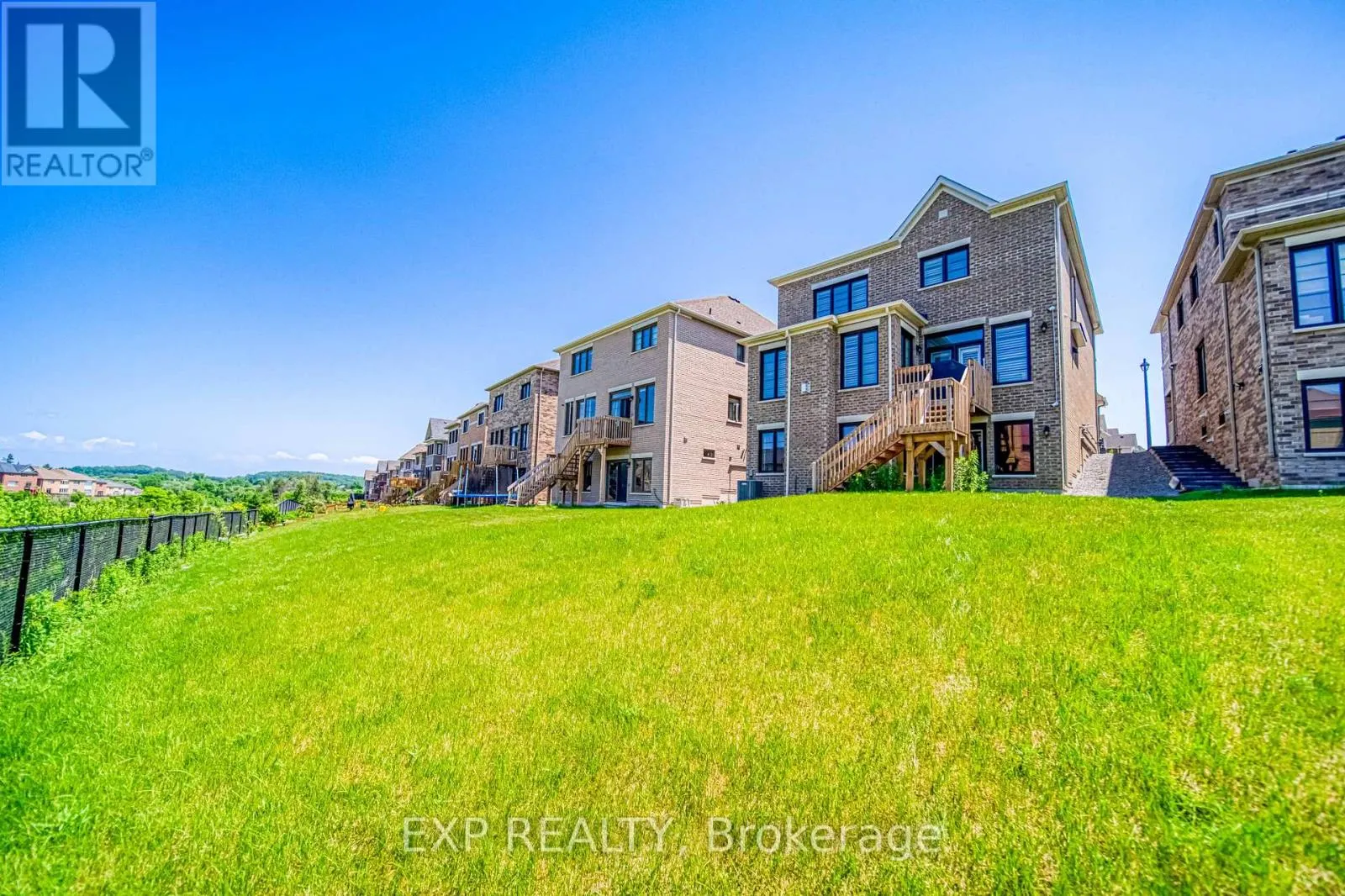 42 MEADOW VISTA CRESCENT