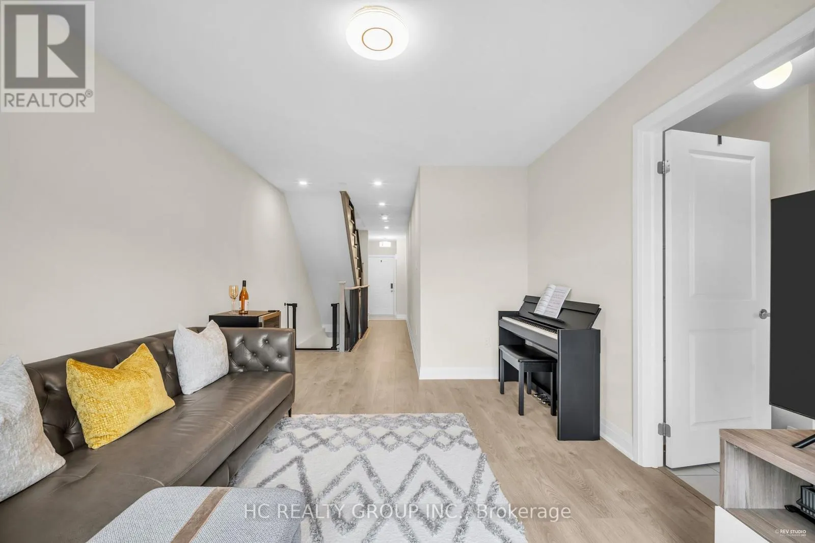 41 MCCONAGHY COURT