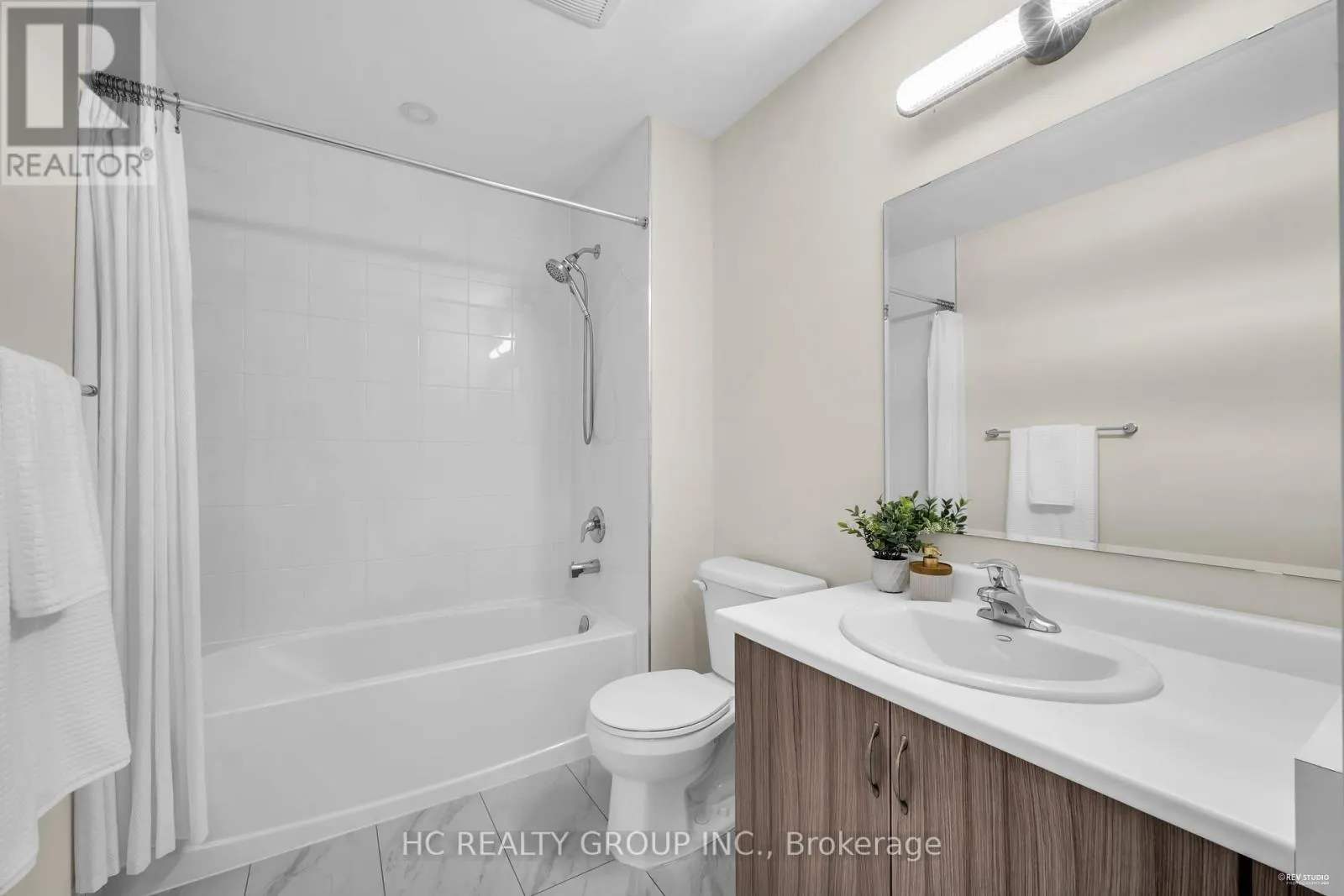 41 MCCONAGHY COURT