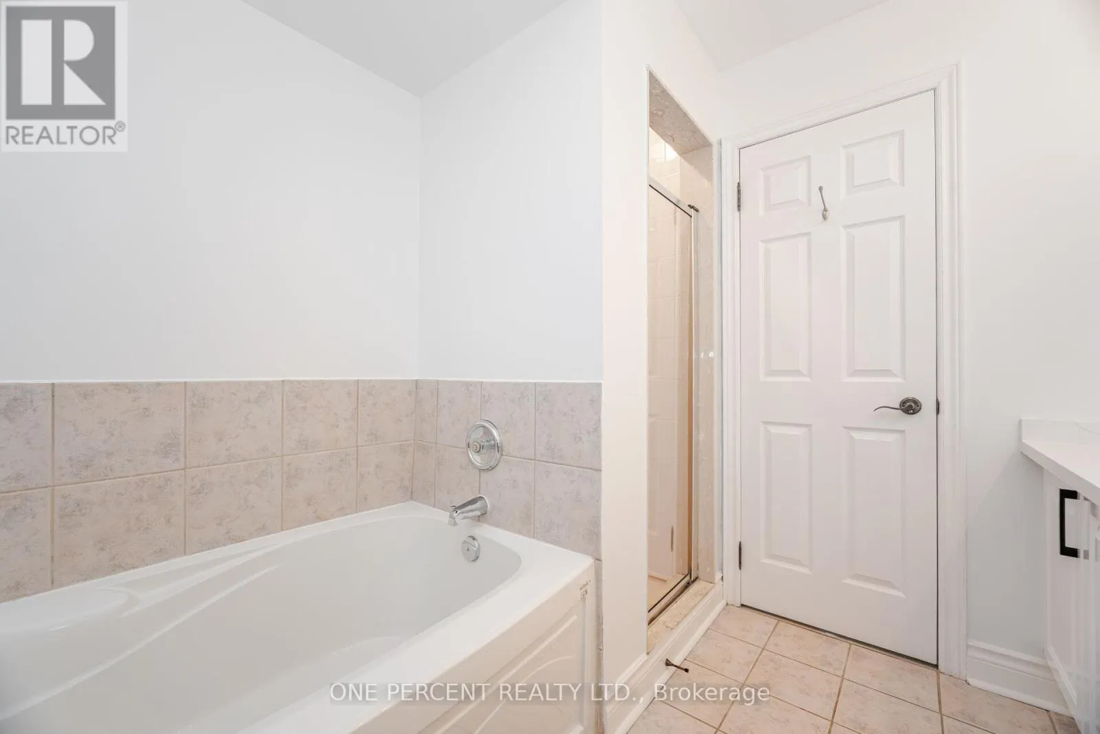 25 - 8038 YONGE STREET