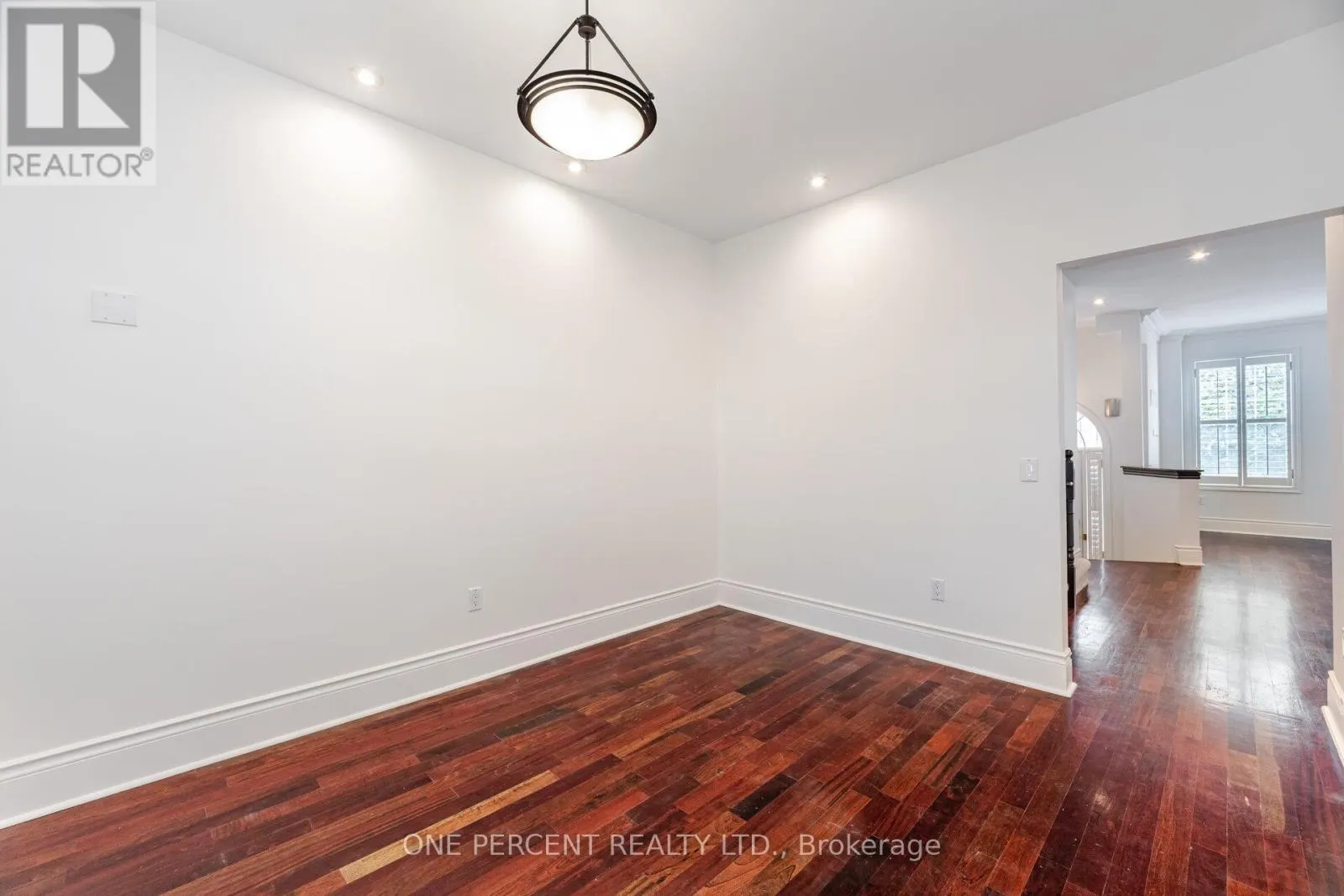 25 - 8038 YONGE STREET