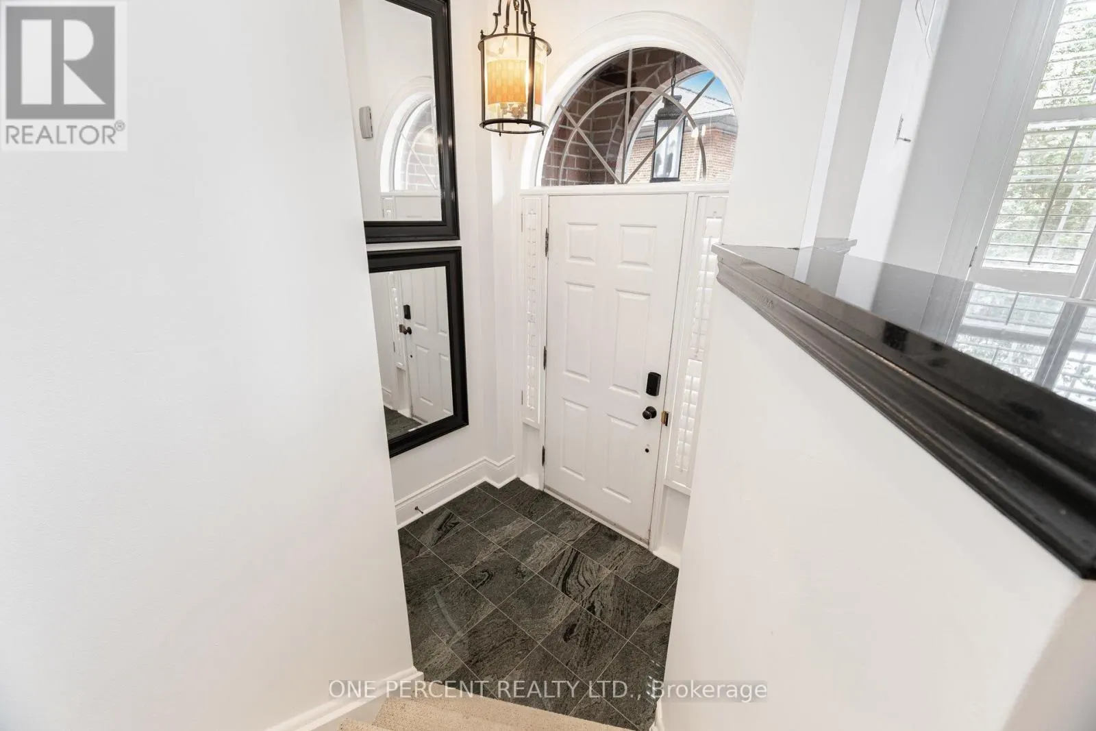 25 - 8038 YONGE STREET