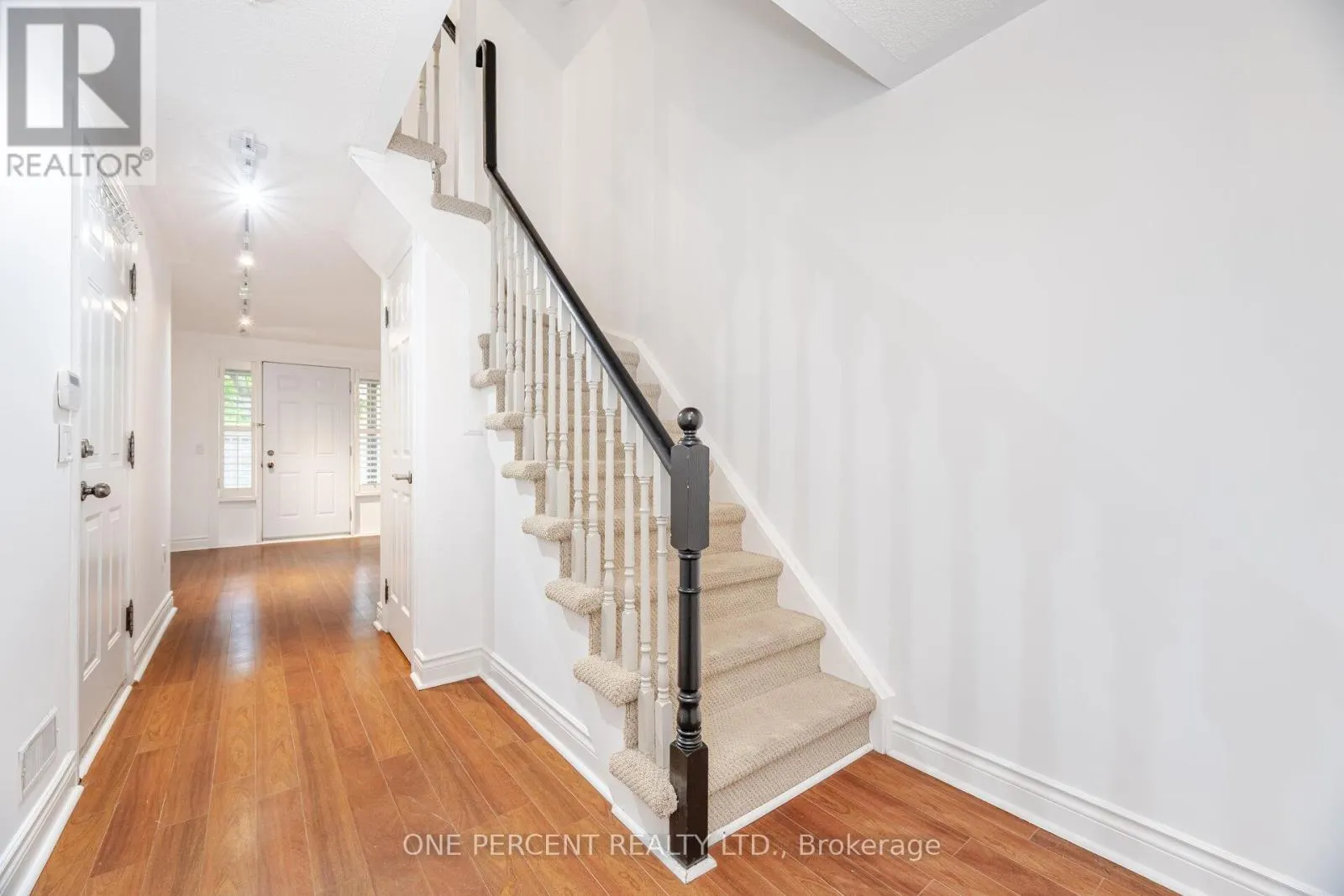 25 - 8038 YONGE STREET