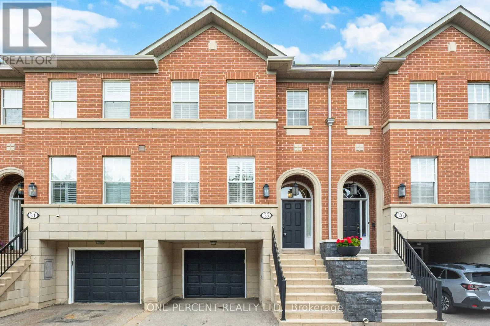 25 - 8038 YONGE STREET